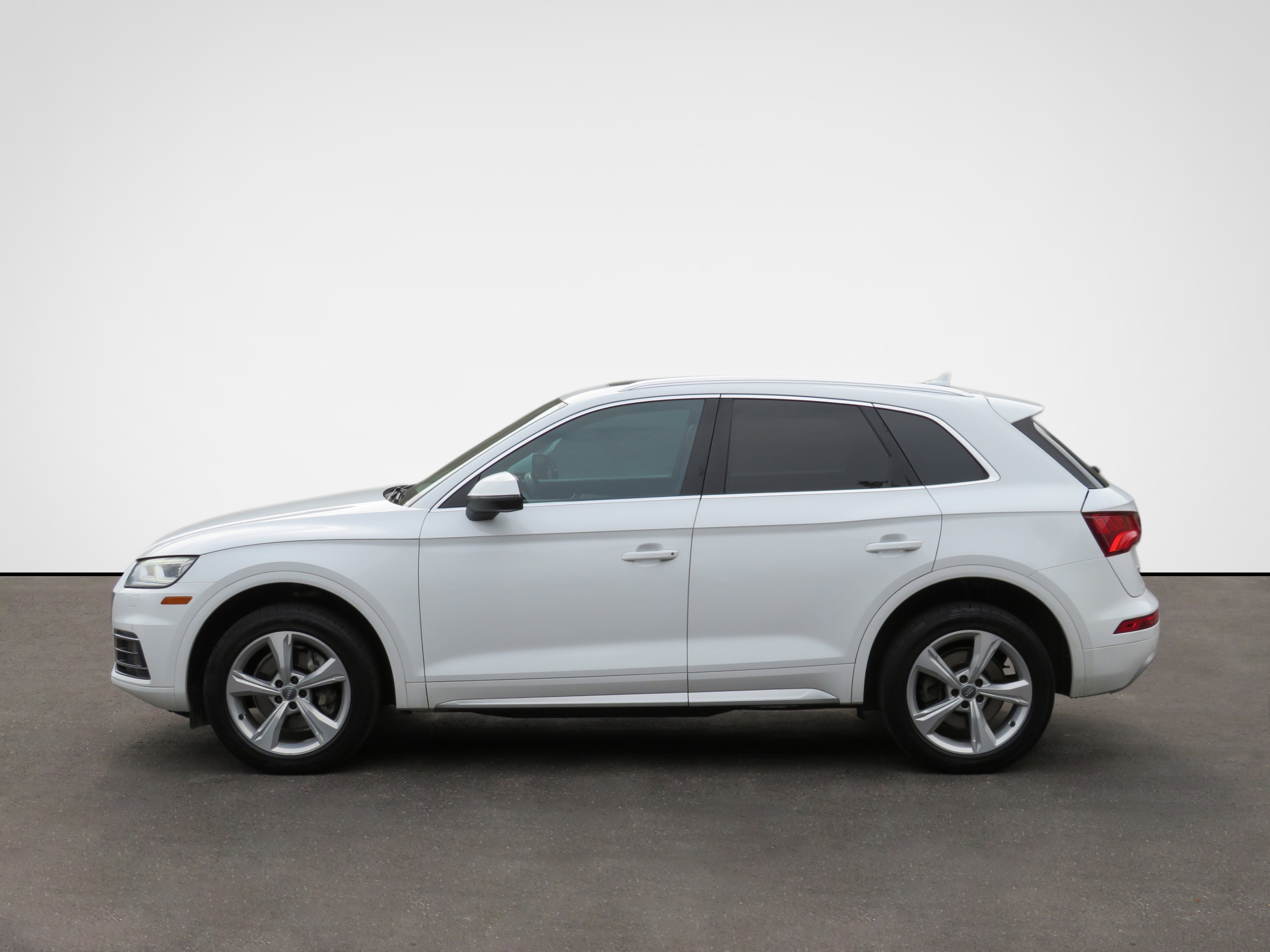 /laautomotive/2018-Audi-Q5-919848335203256.jpg