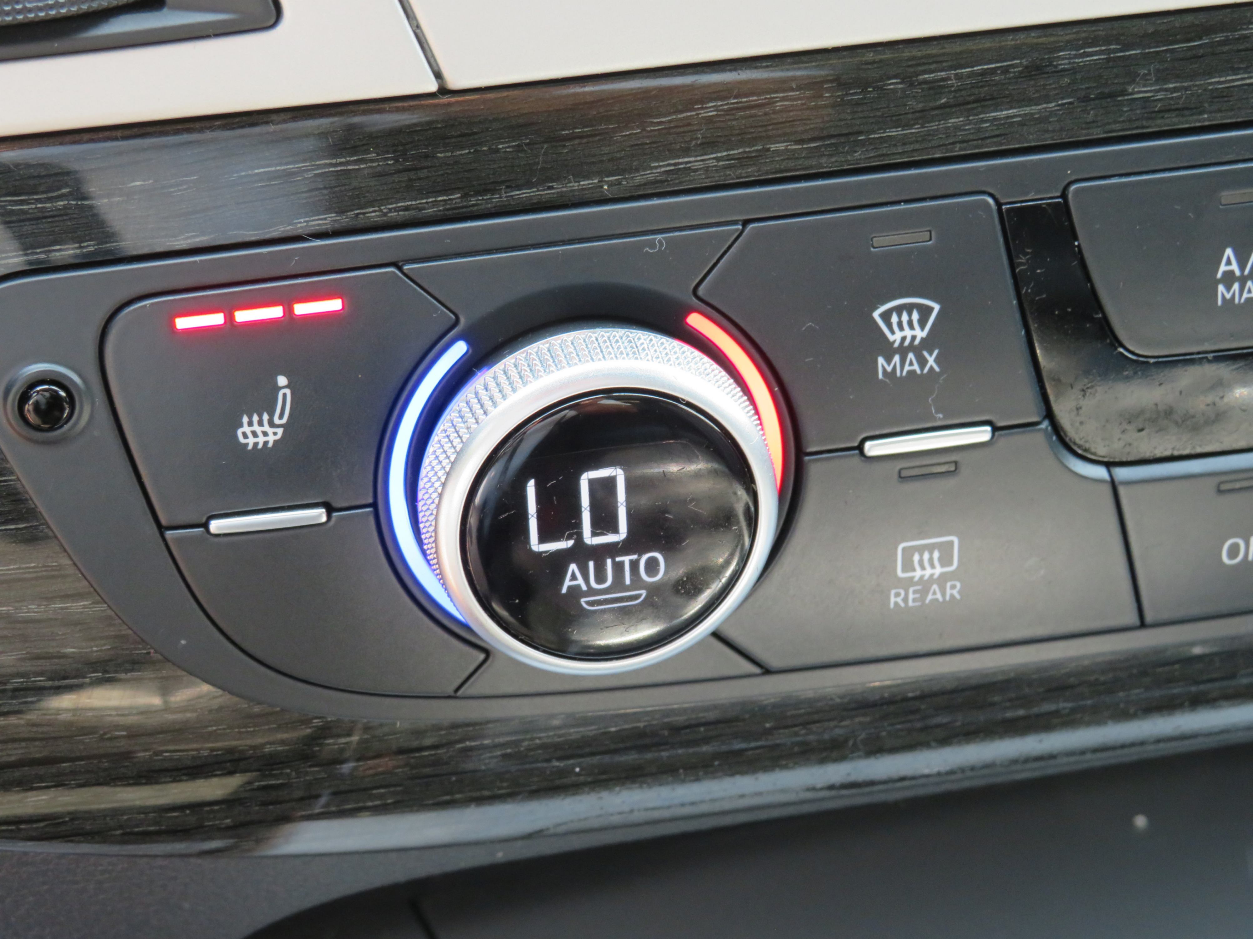 /laautomotive/2018-Audi-Q7-12167801362762143.jpg