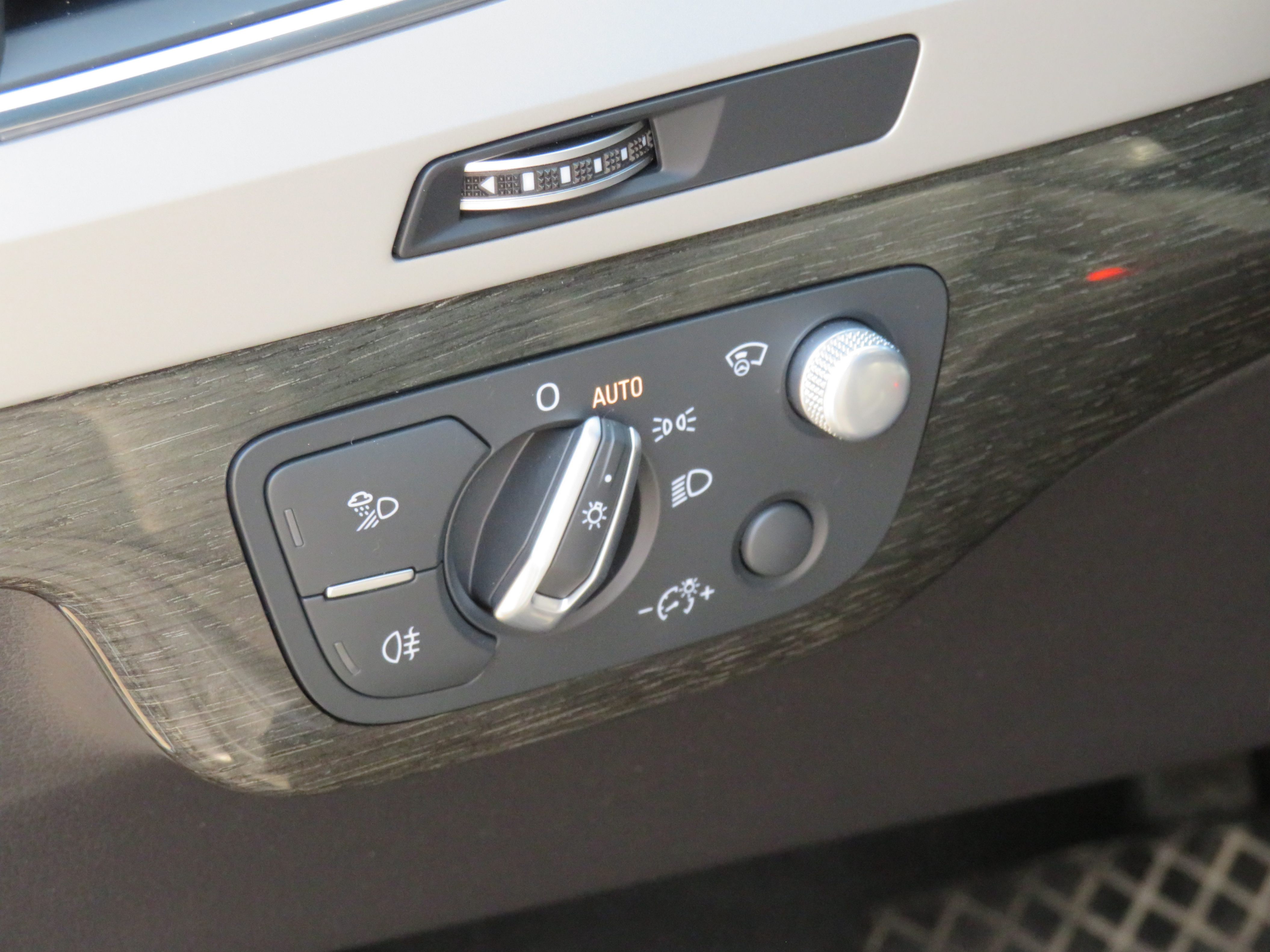 /laautomotive/2018-Audi-Q7-12756155020307758.jpg