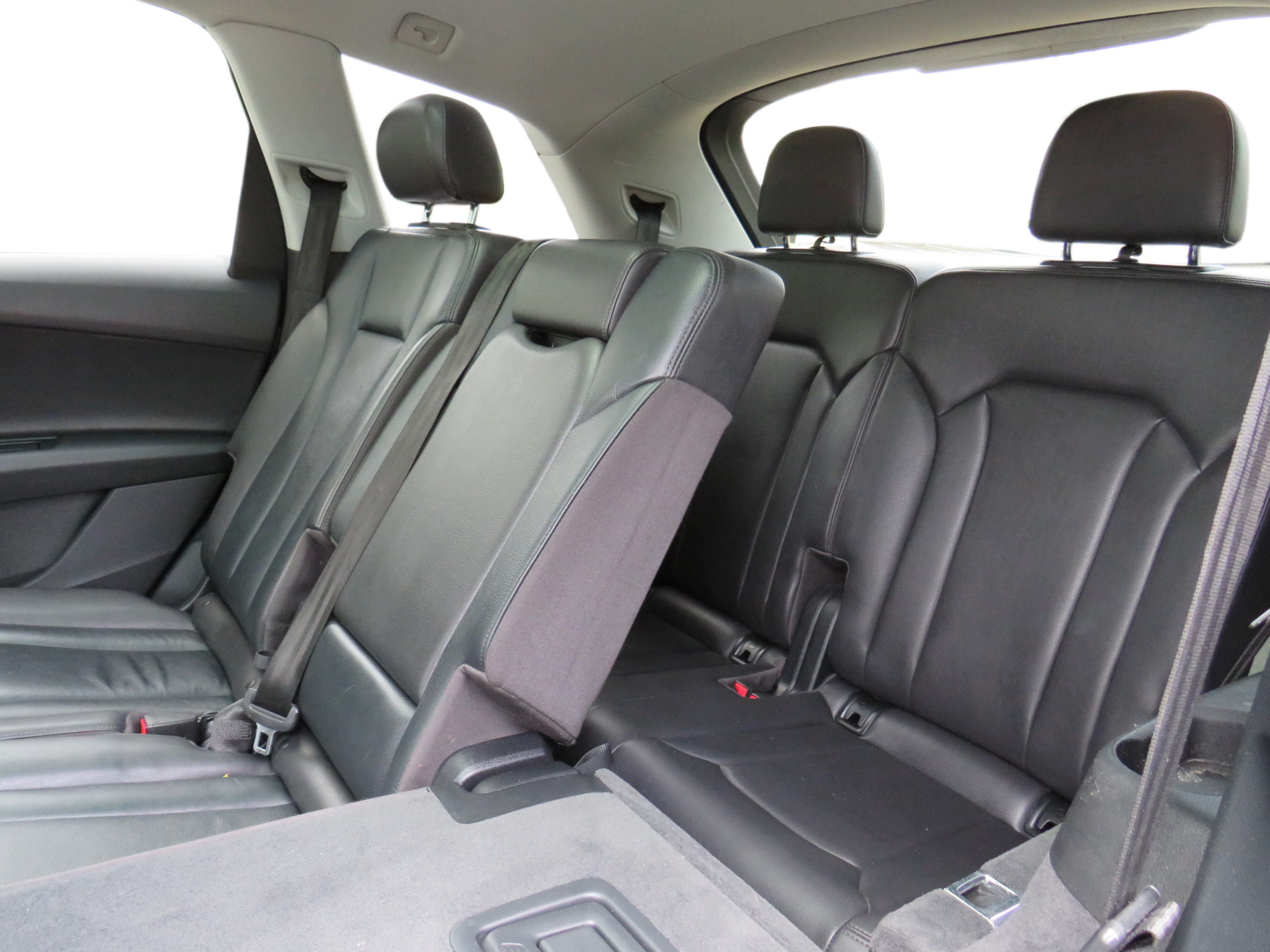 /laautomotive/2018-Audi-Q7-139566707462365.jpg