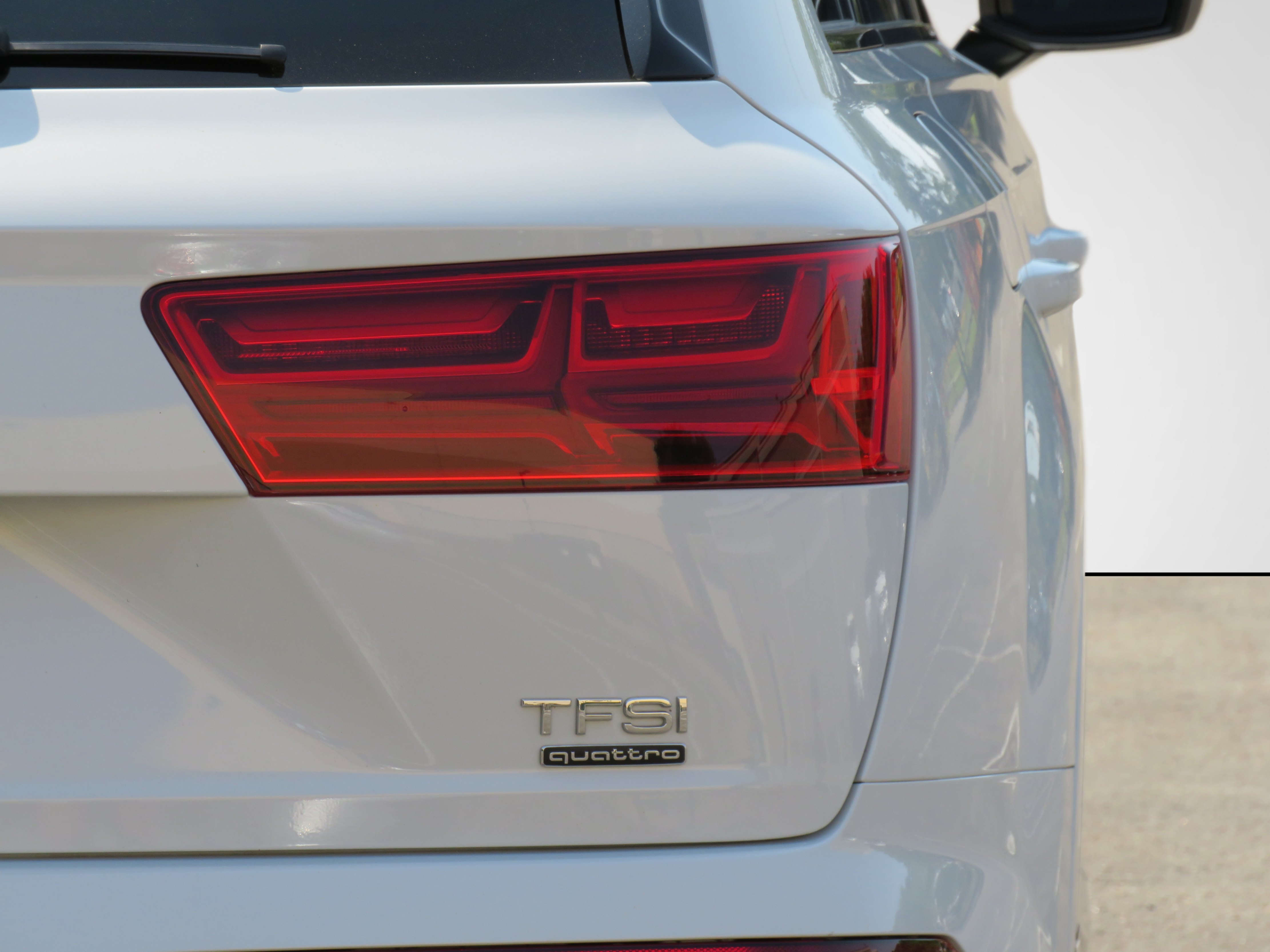 /laautomotive/2018-Audi-Q7-32072625701589486.jpg