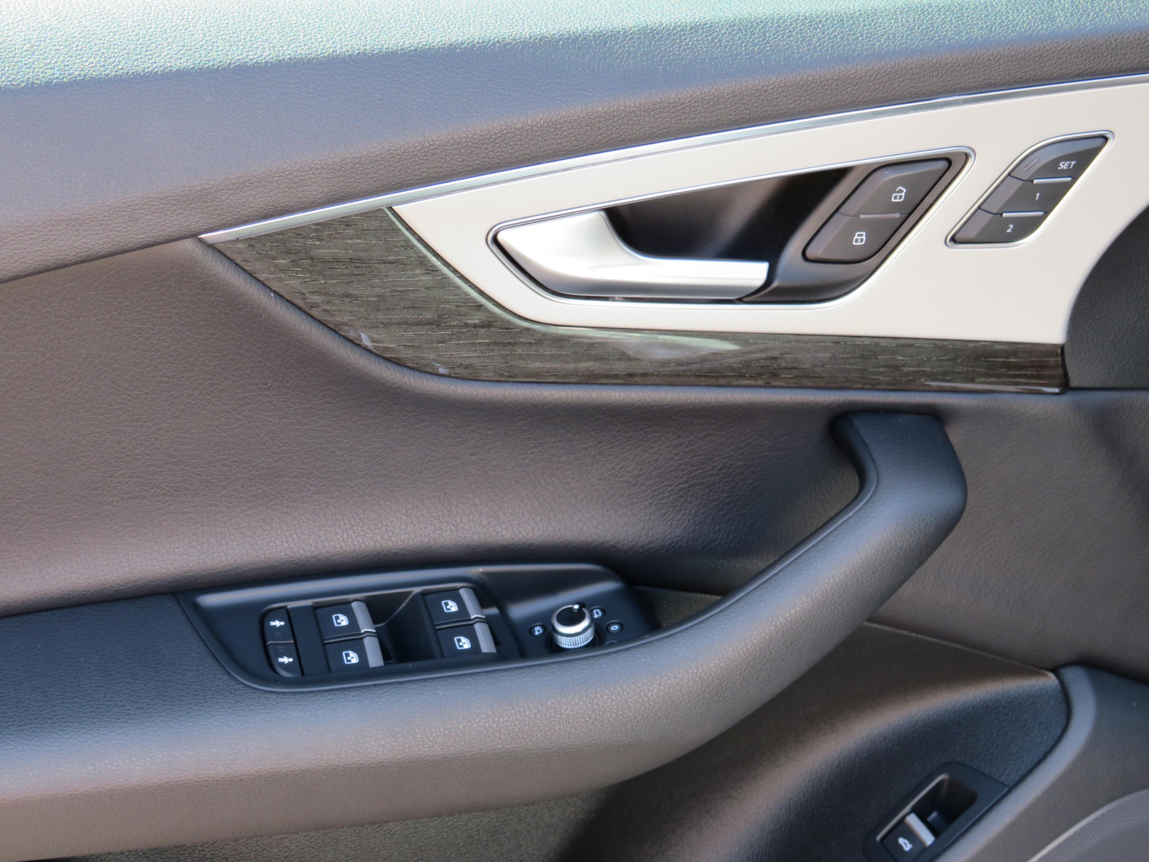 /laautomotive/2018-Audi-Q7-6835831804148906.jpg