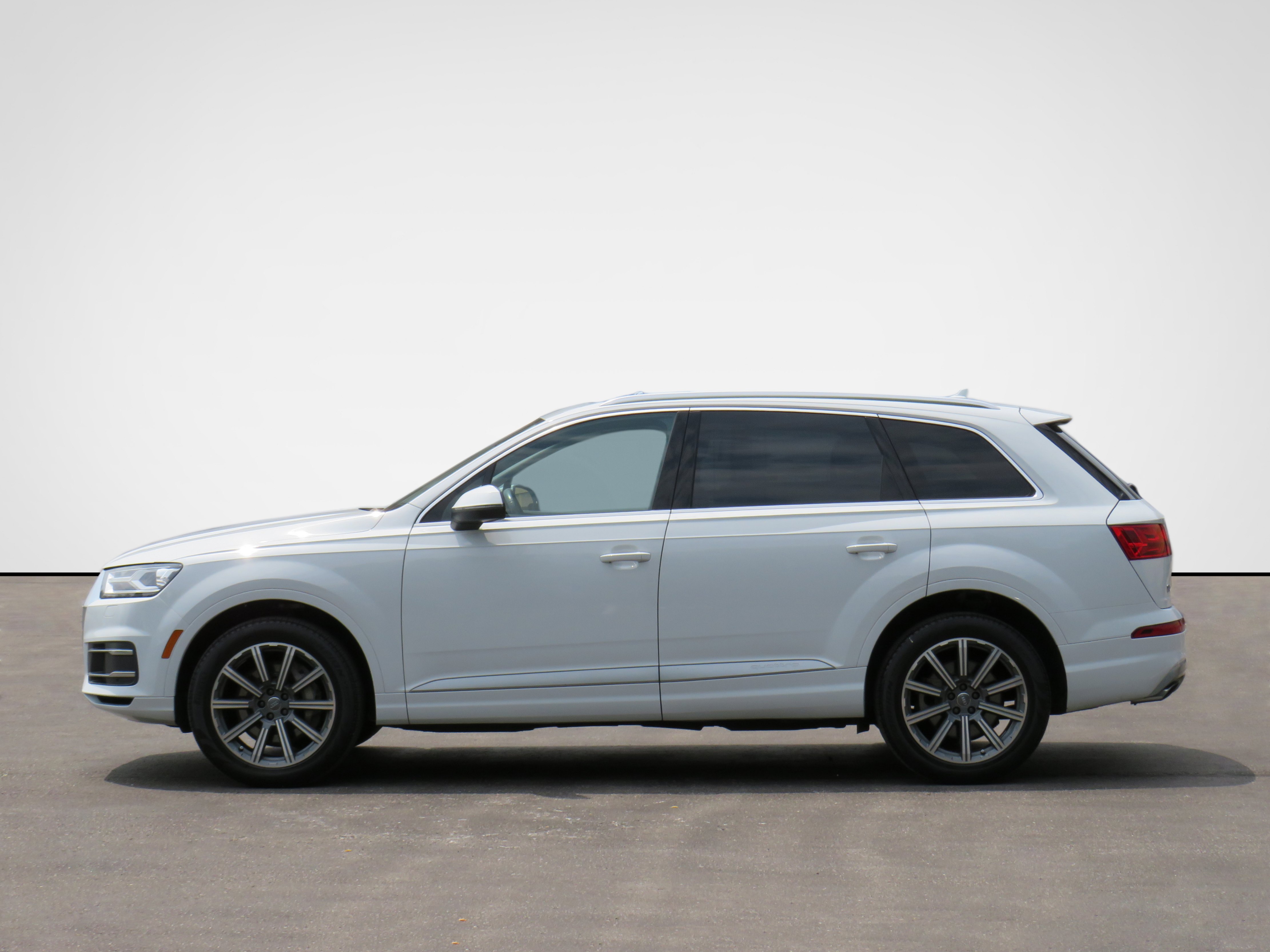 /laautomotive/2018-Audi-Q7-7795827900308123.jpg