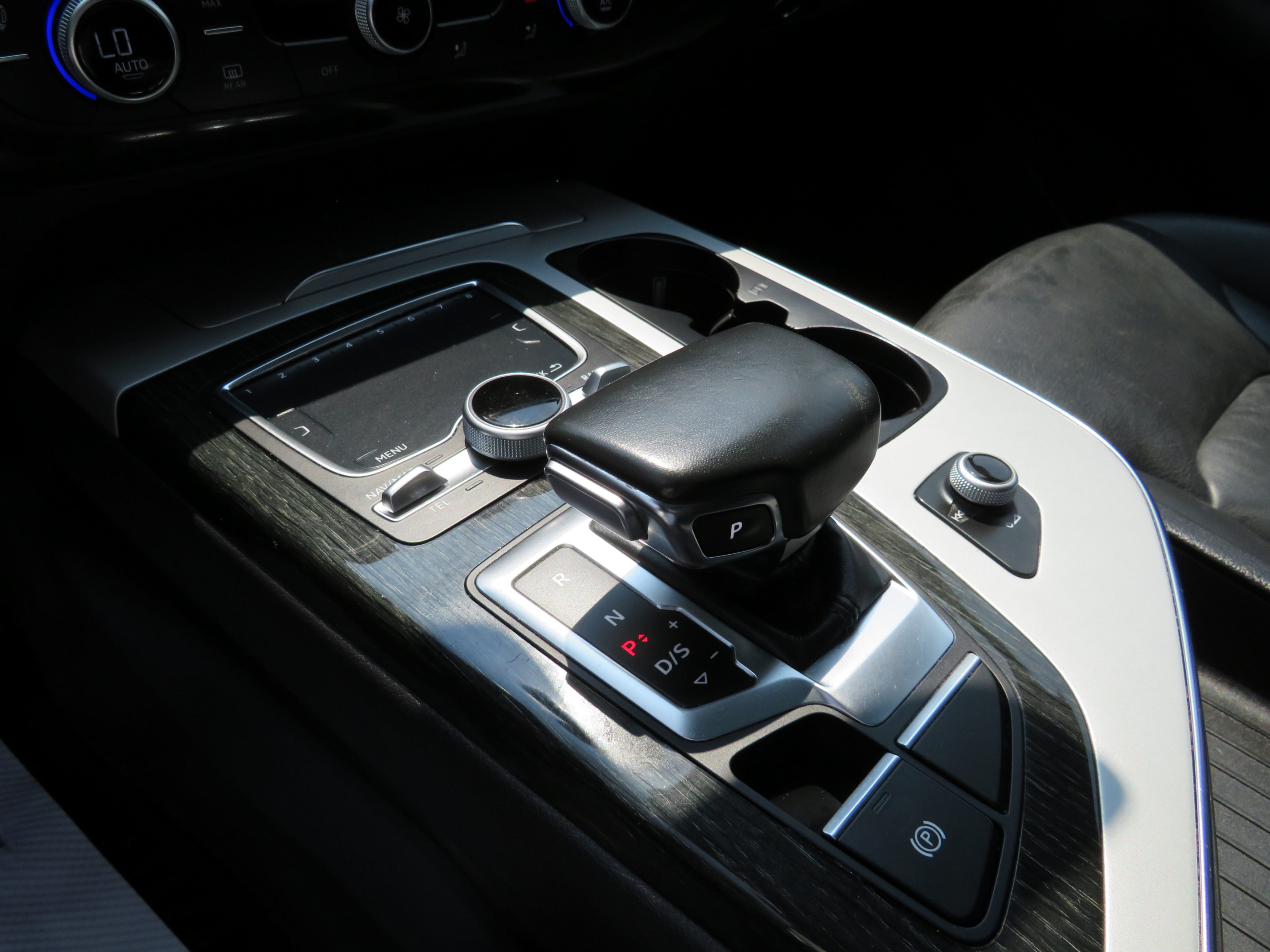 /laautomotive/2018-Audi-Q7-8688367591893824.jpg