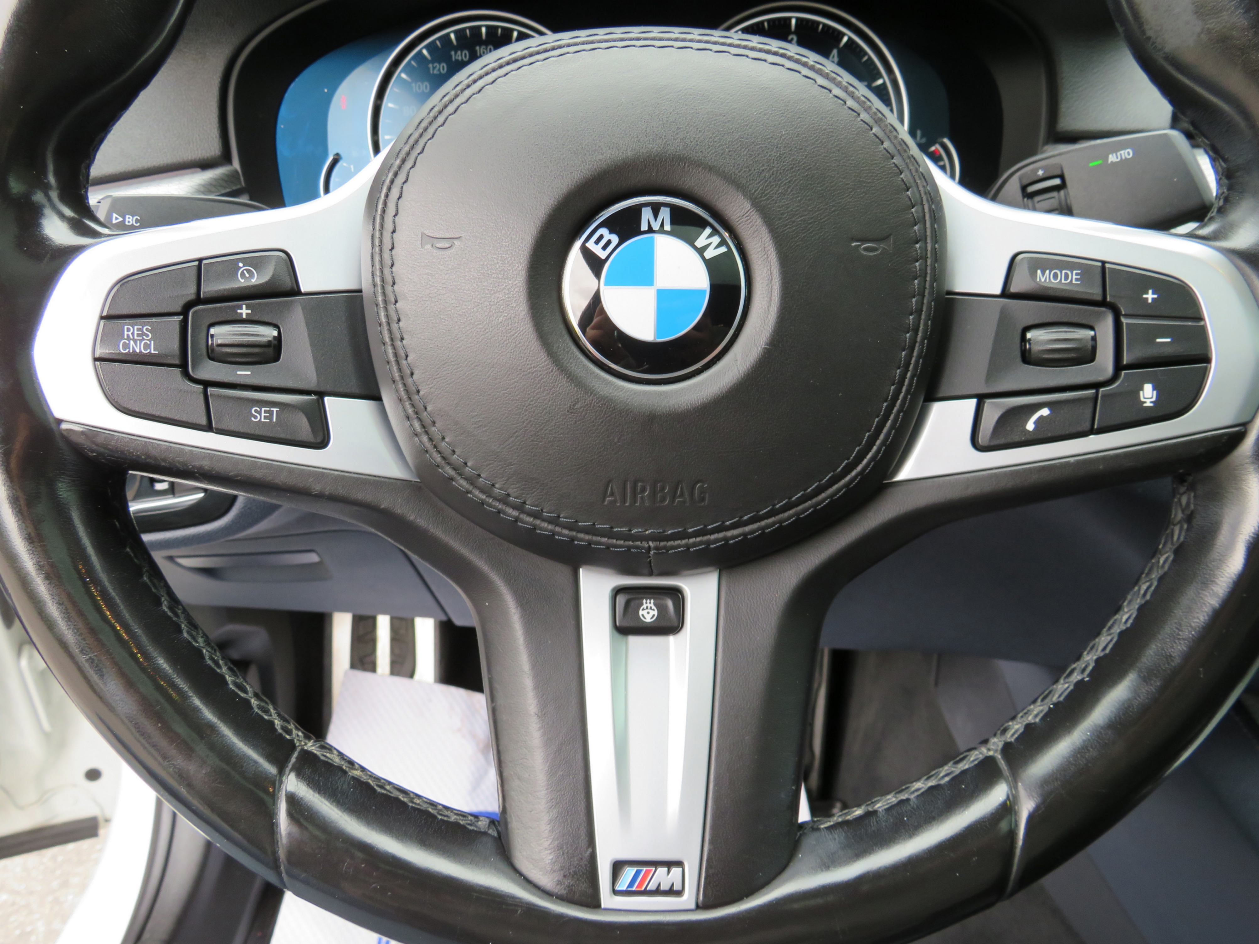 /laautomotive/2018-BMW-5-Series-016004880856845816.jpg