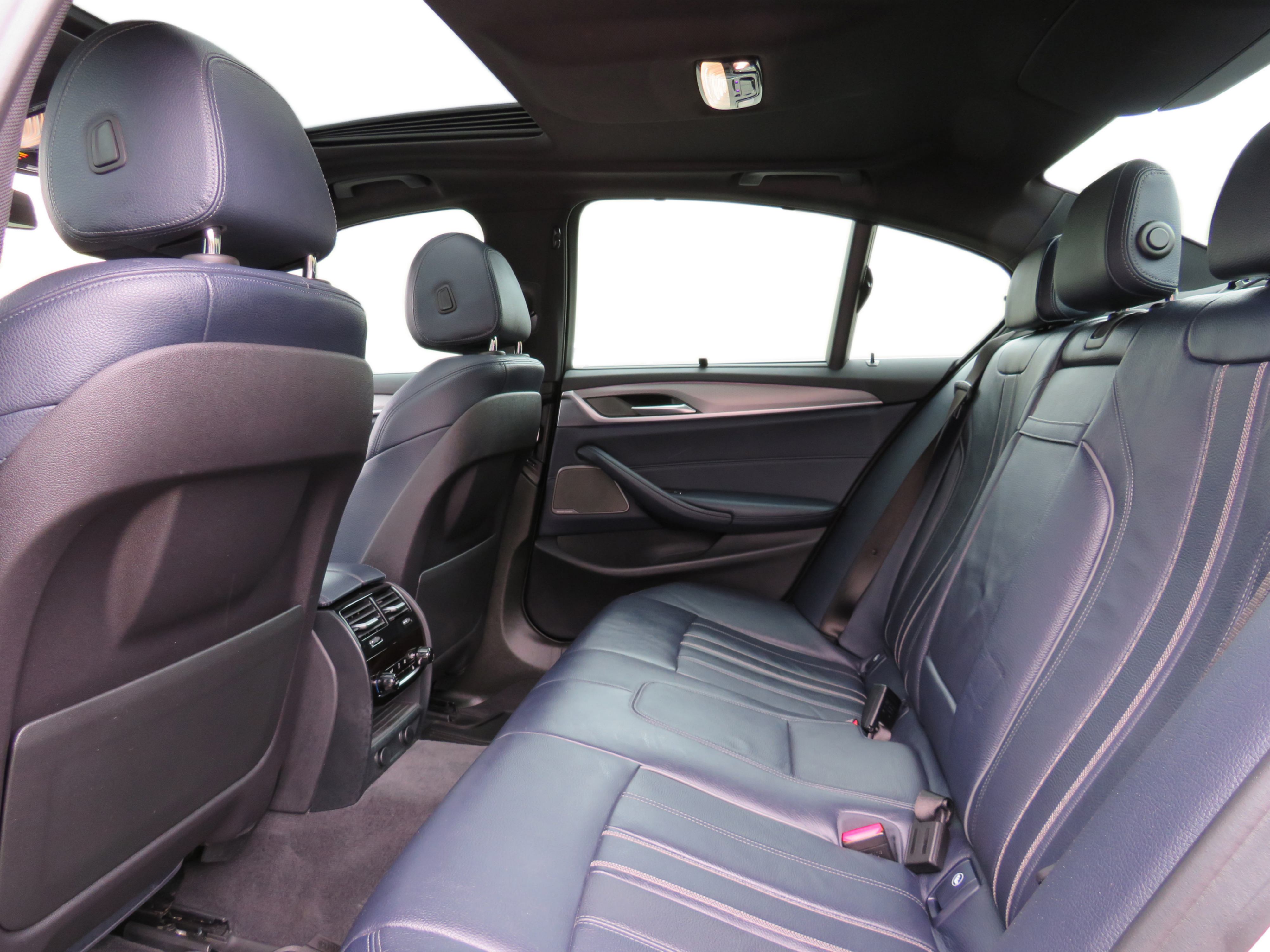 /laautomotive/2018-BMW-5-Series-1476101980523723.jpg