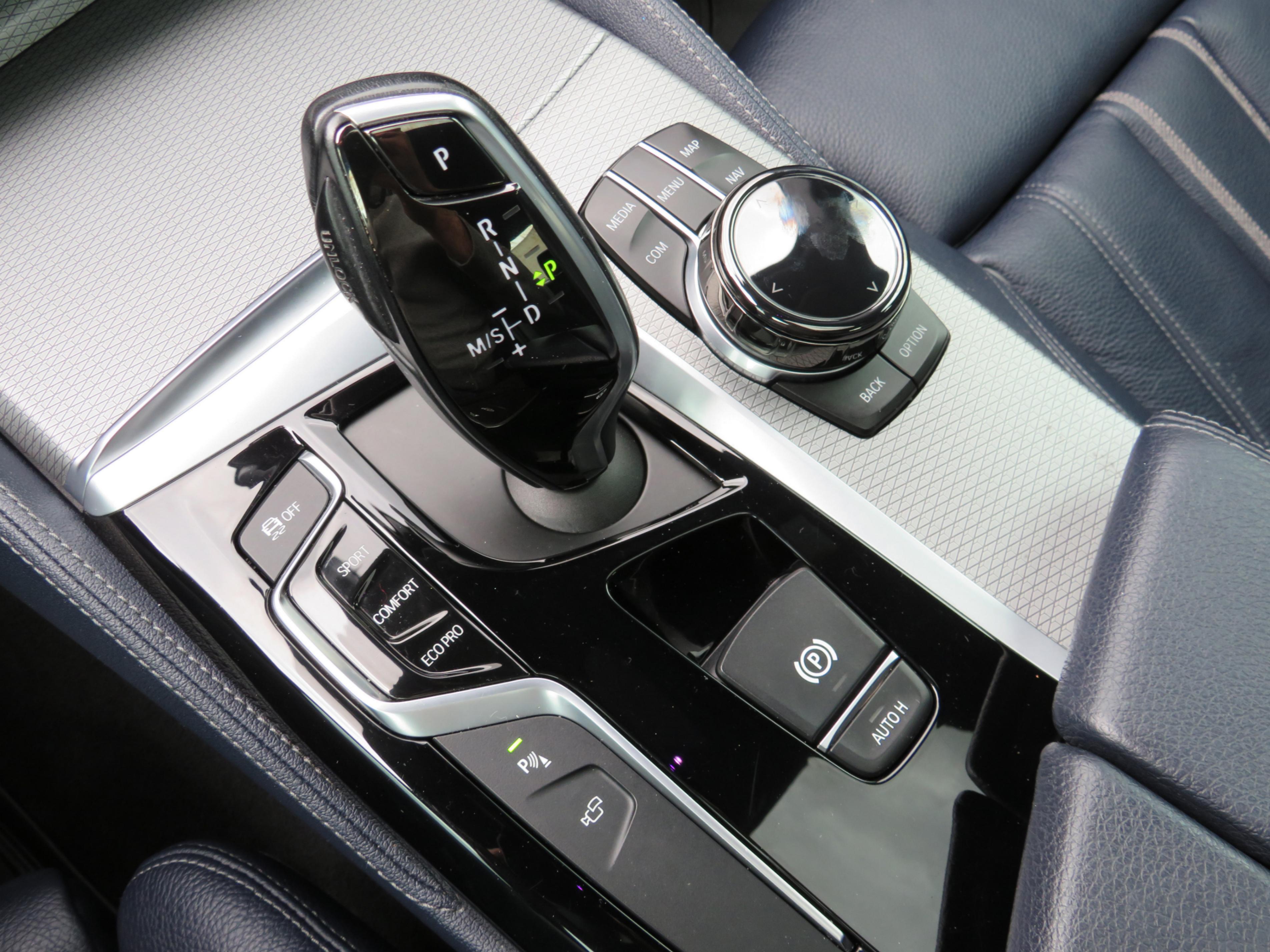 /laautomotive/2018-BMW-5-Series-4836012449875182.jpg