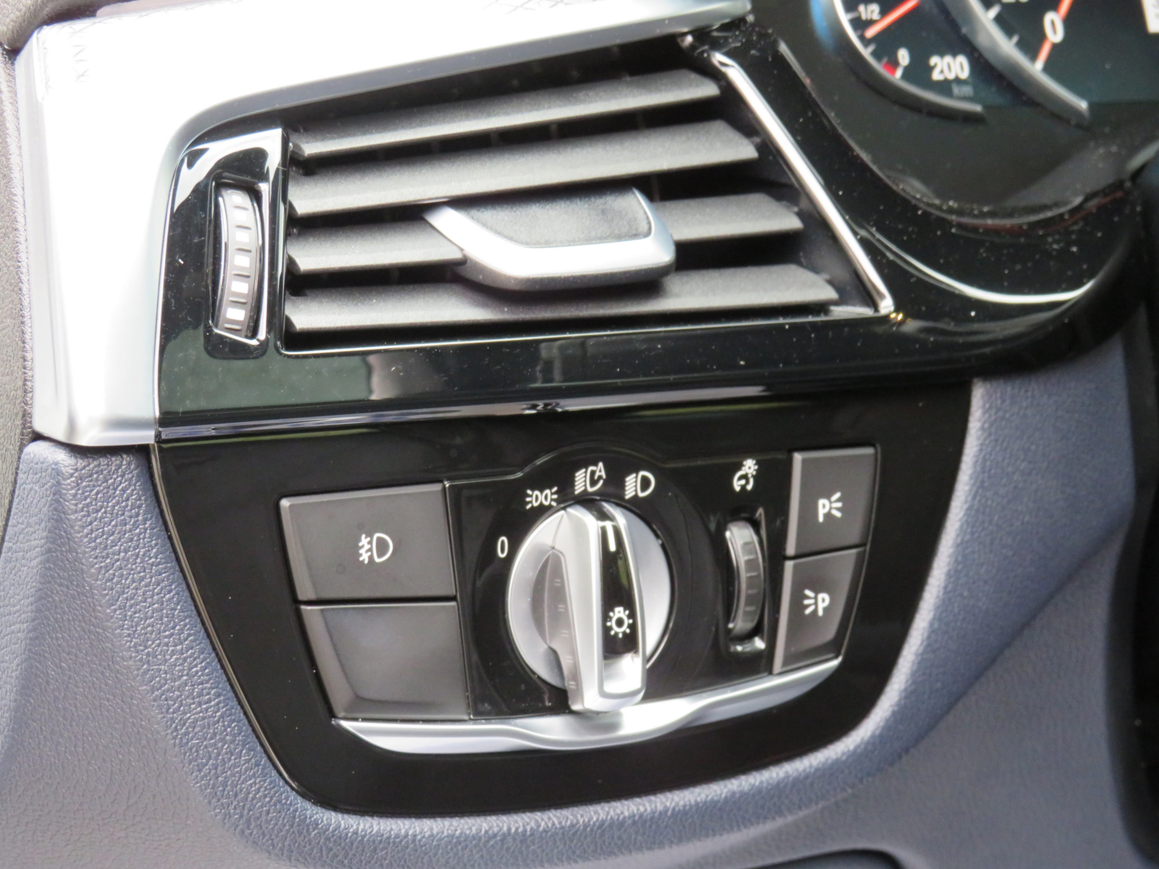 /laautomotive/2018-BMW-5-Series-4978602852965155.jpg