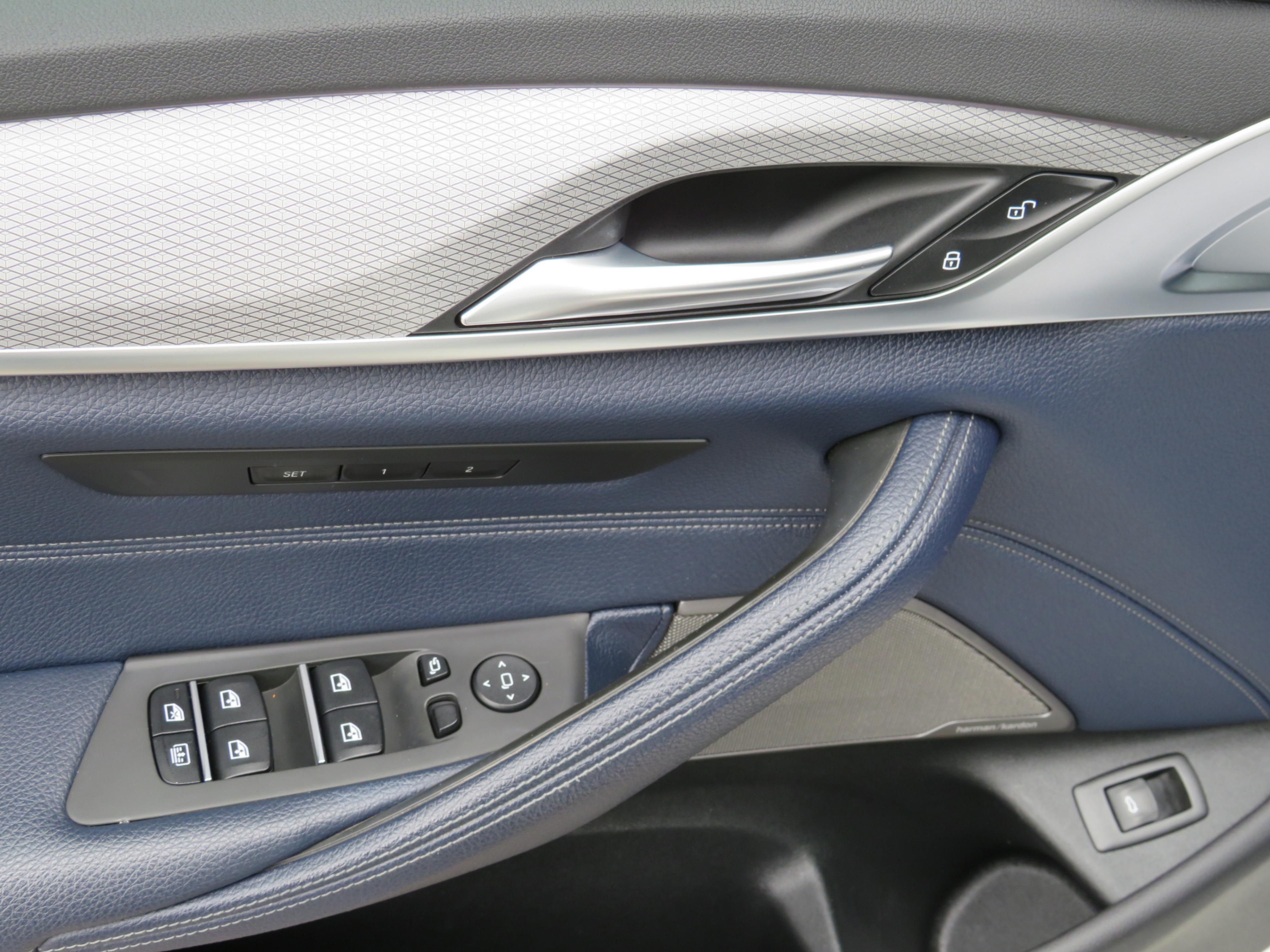 /laautomotive/2018-BMW-5-Series-9892393341835699.jpg