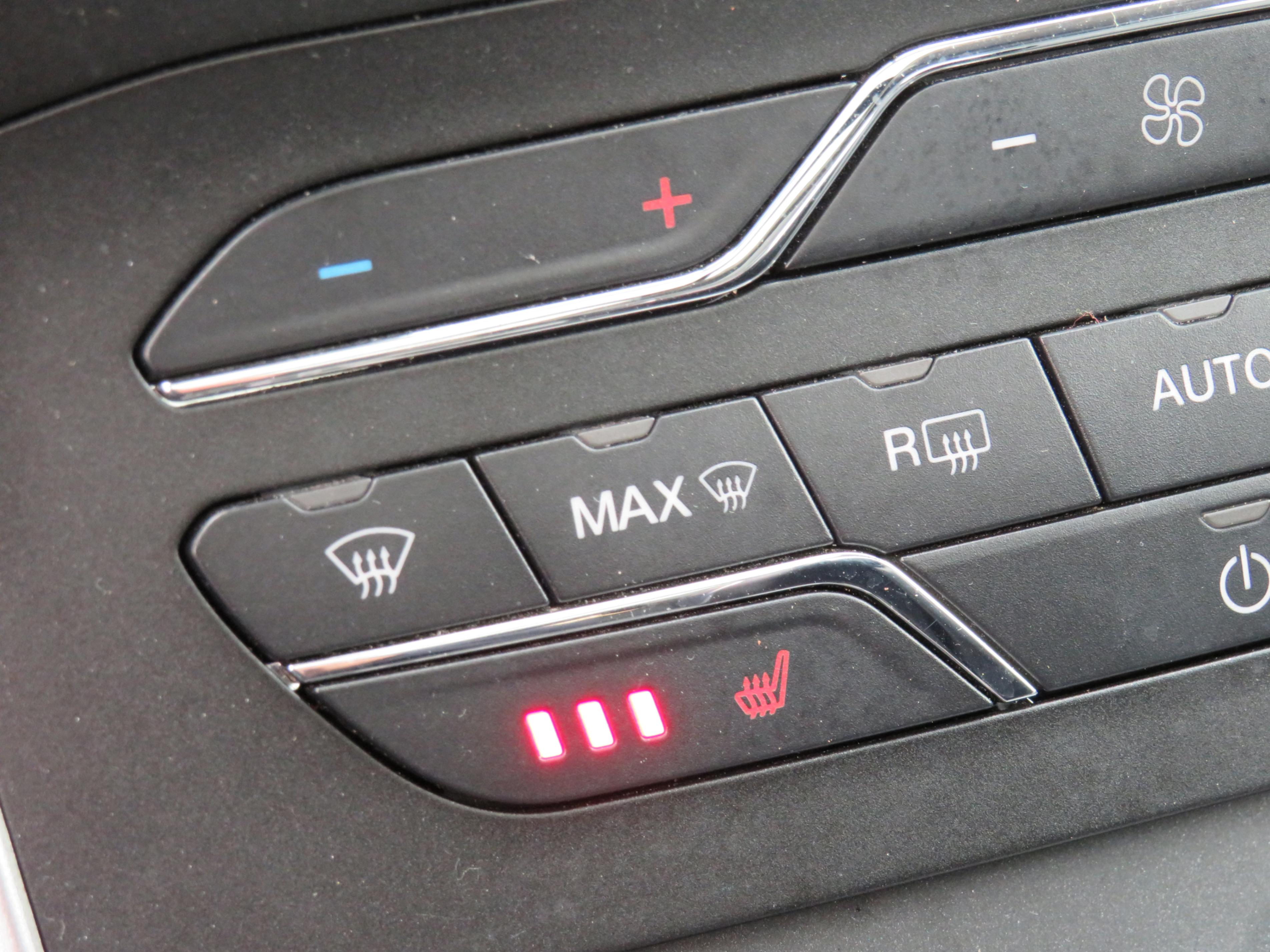 /laautomotive/2018-Ford-Edge-29822490567292936.jpg