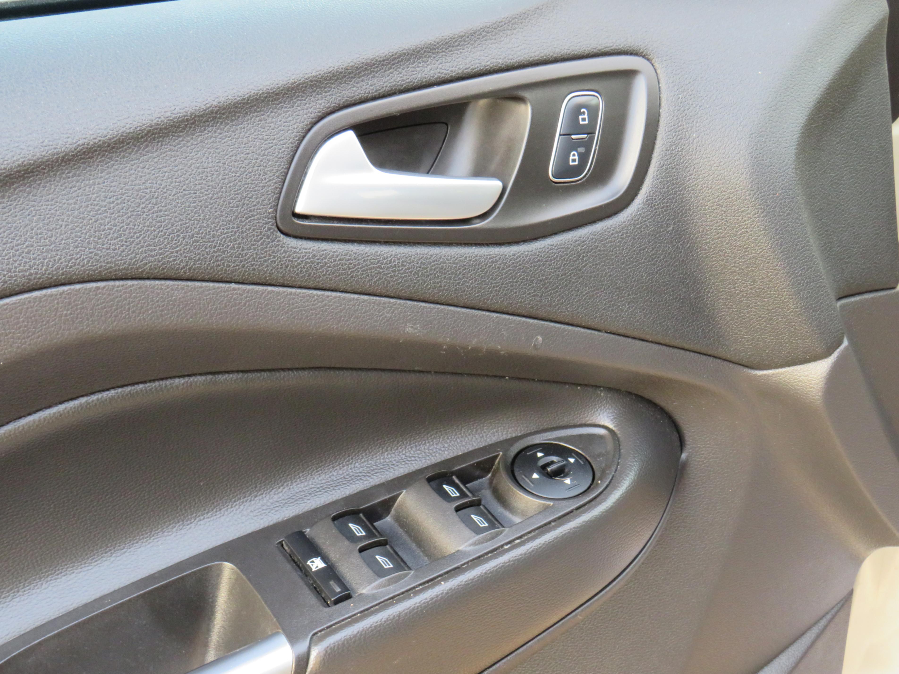/laautomotive/2018-Ford-Escape-007500246365923946.jpg
