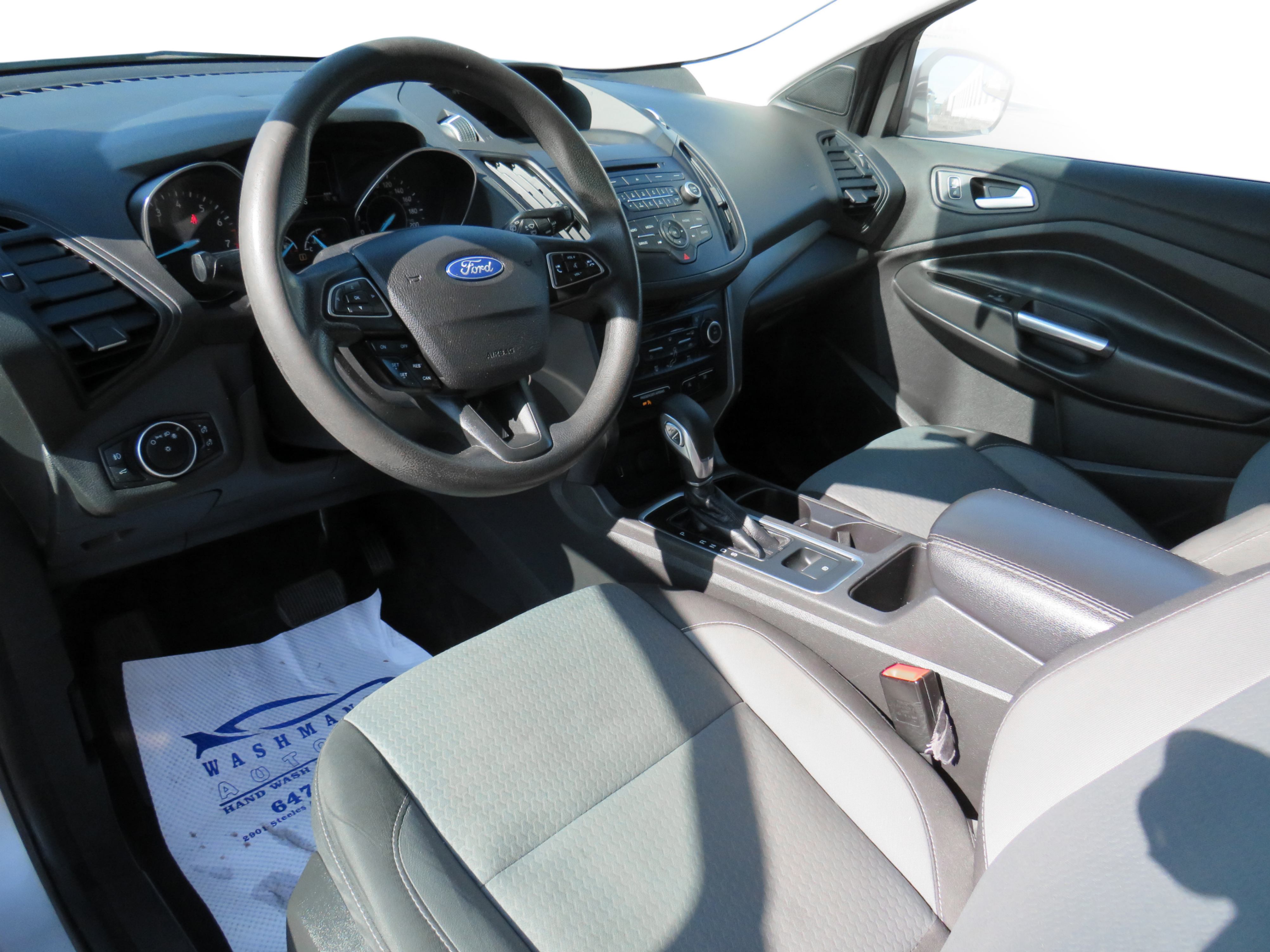 /laautomotive/2018-Ford-Escape-05204653774591539.jpg
