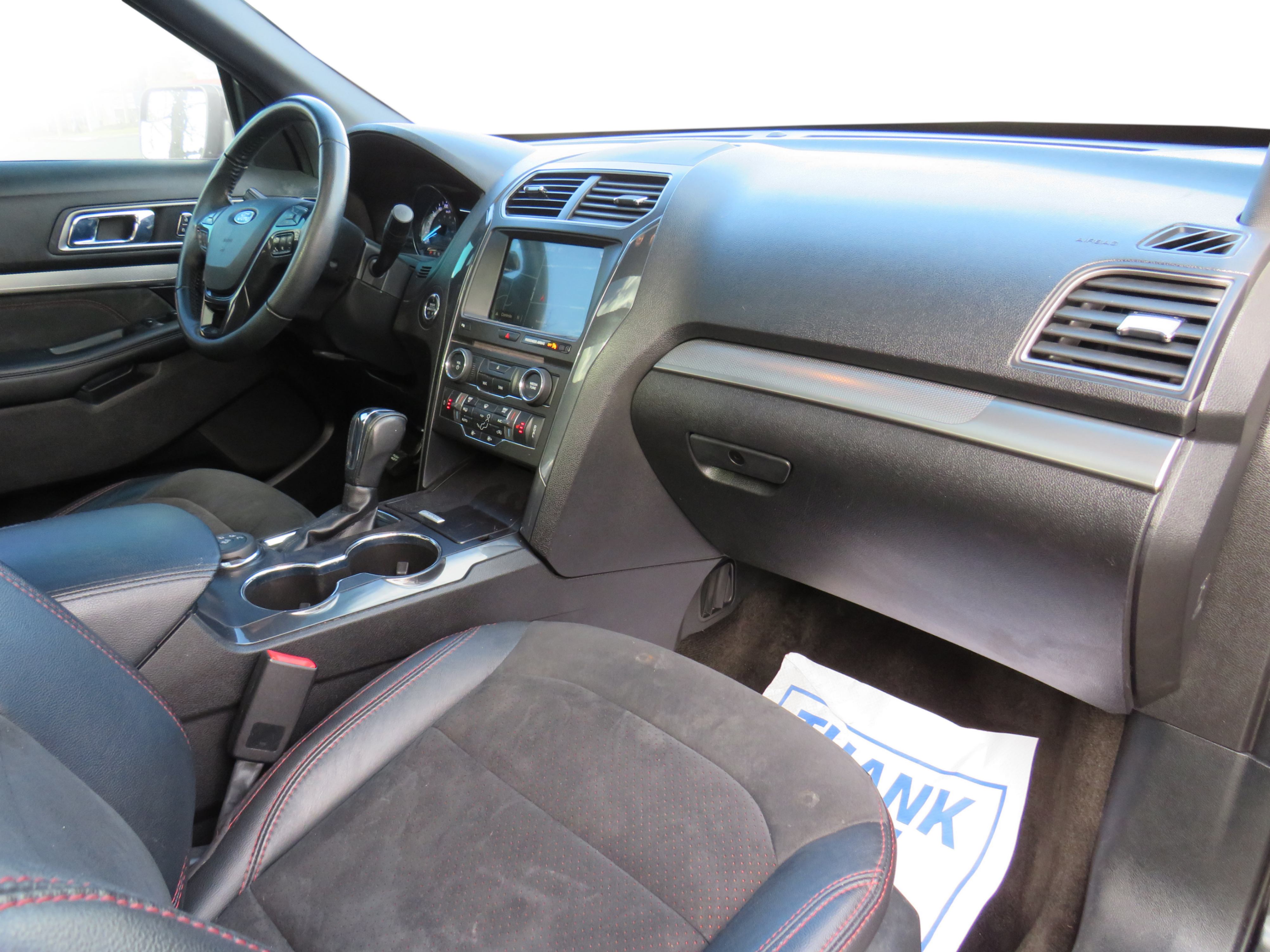 /laautomotive/2018-Ford-Explorer-057961998421739214.jpg