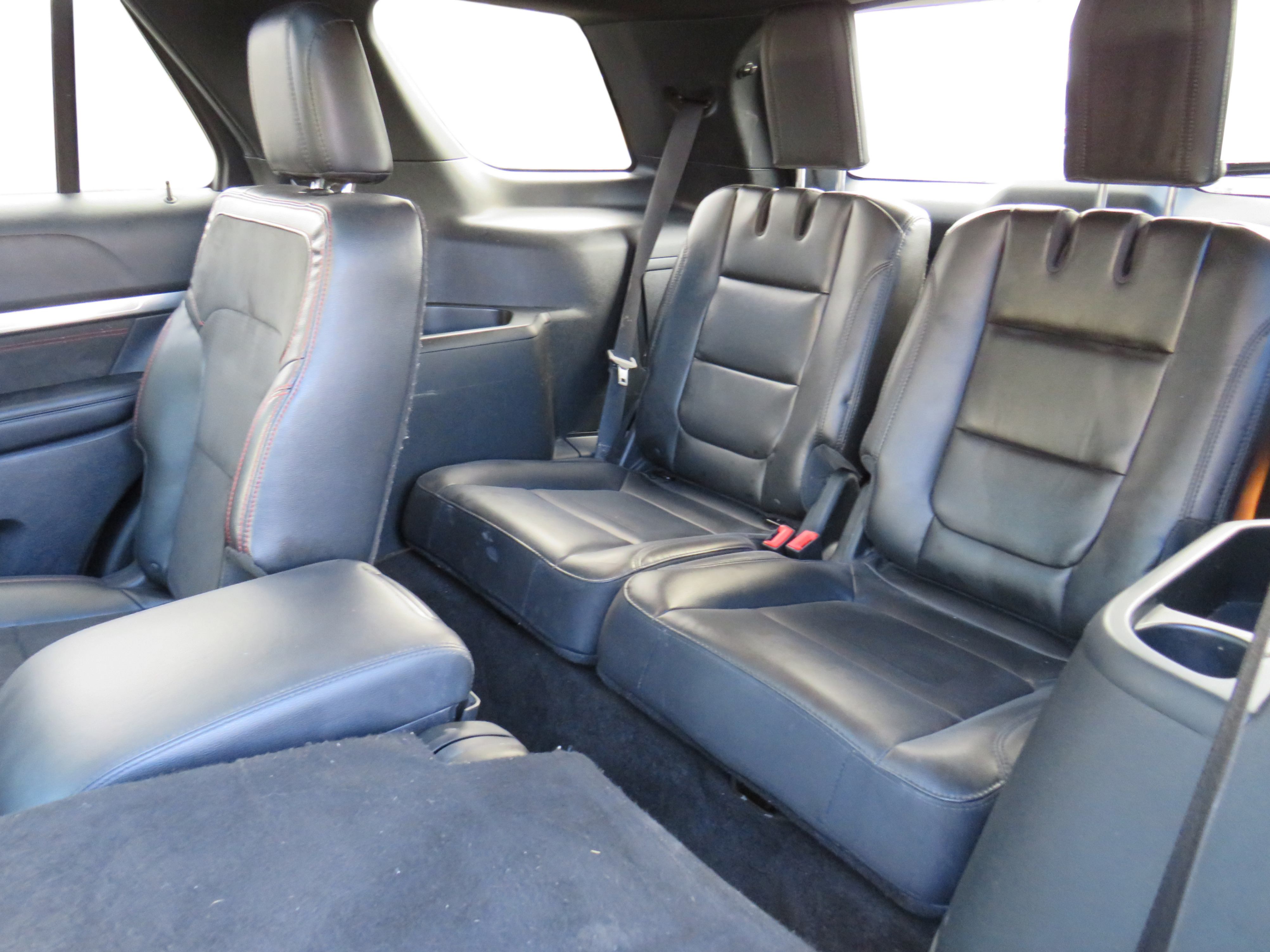 /laautomotive/2018-Ford-Explorer-12353094551639932.jpg