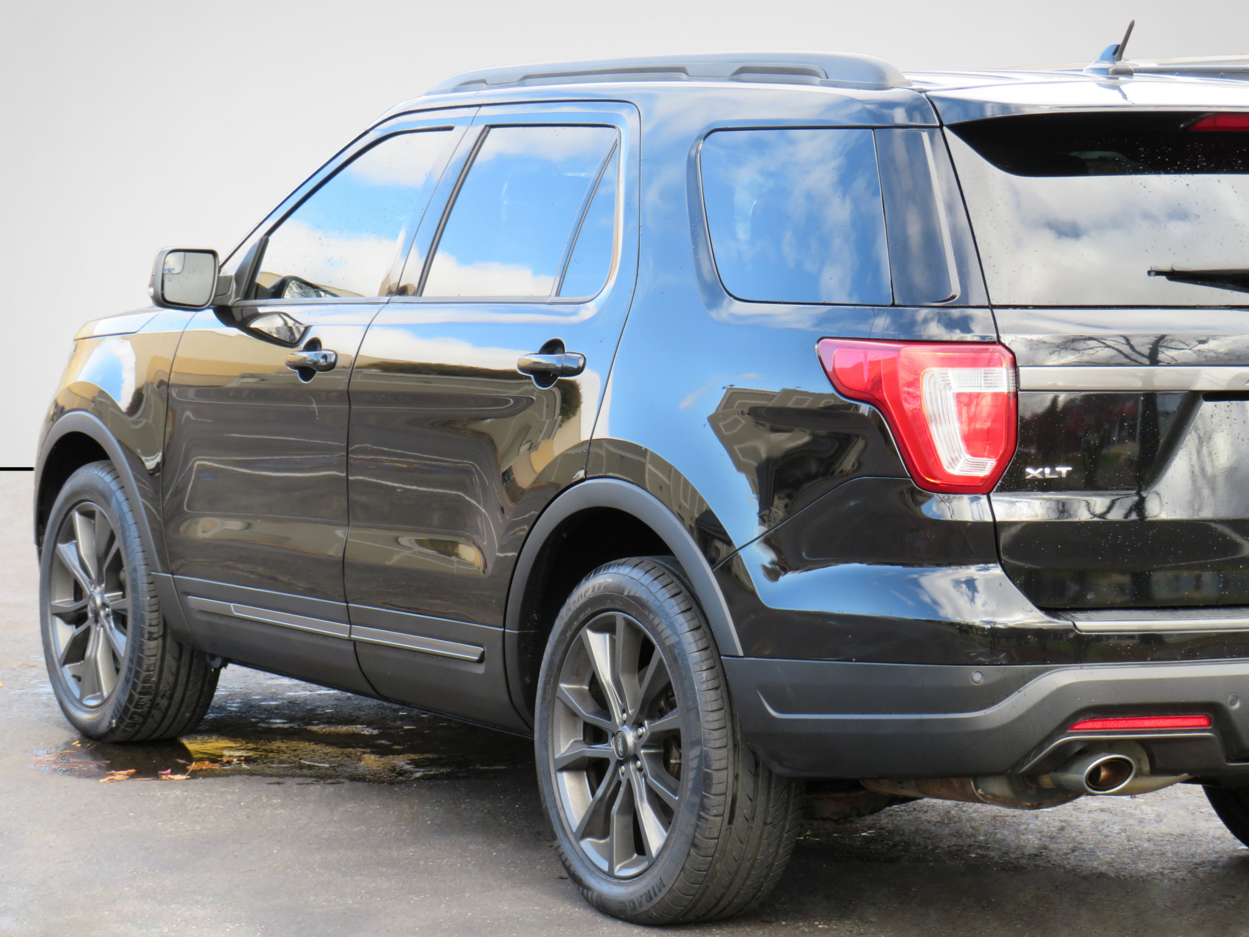/laautomotive/2018-Ford-Explorer-12829398898933175.jpg