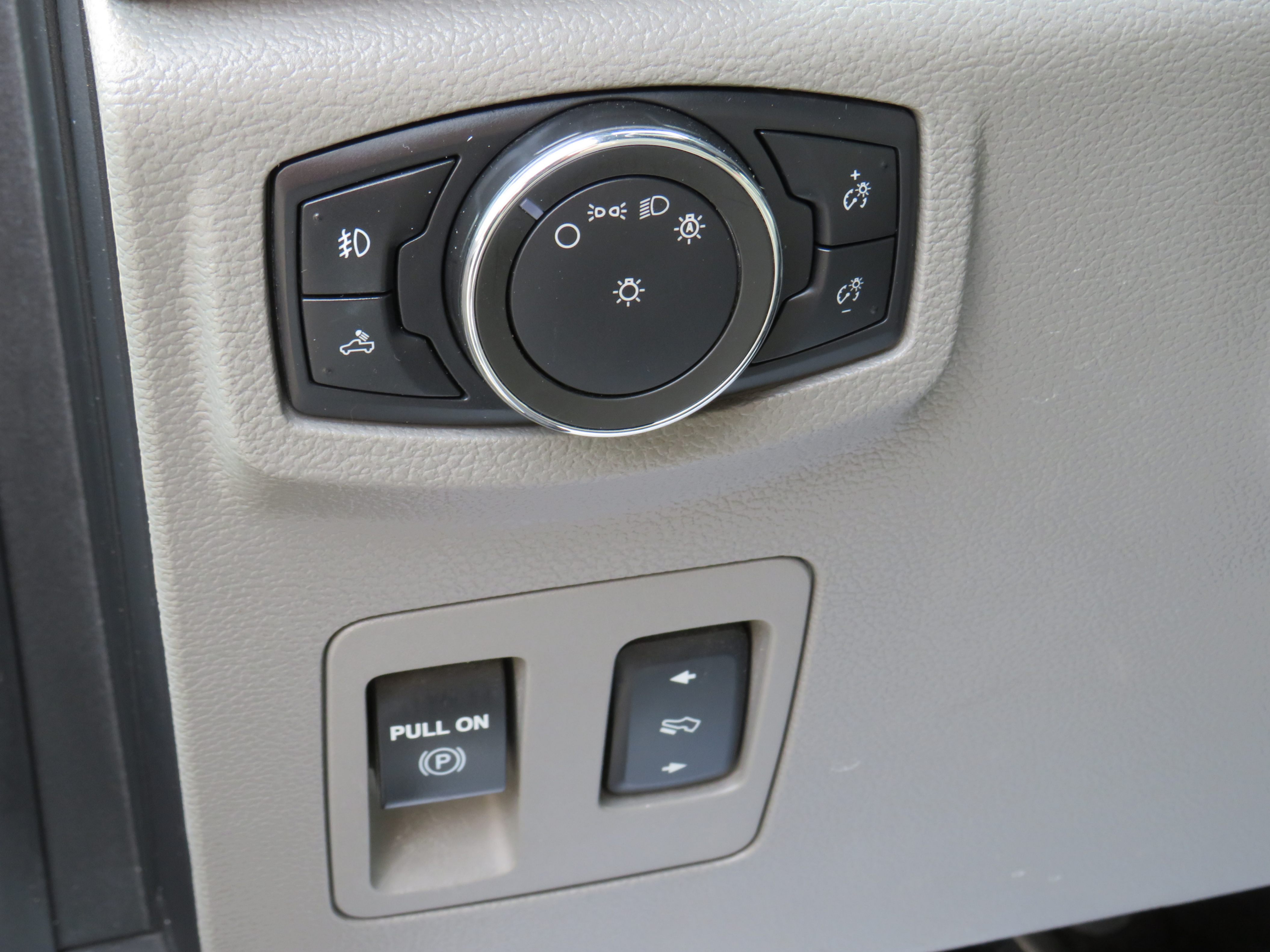/laautomotive/2018-Ford-F150-946720535777275.jpg