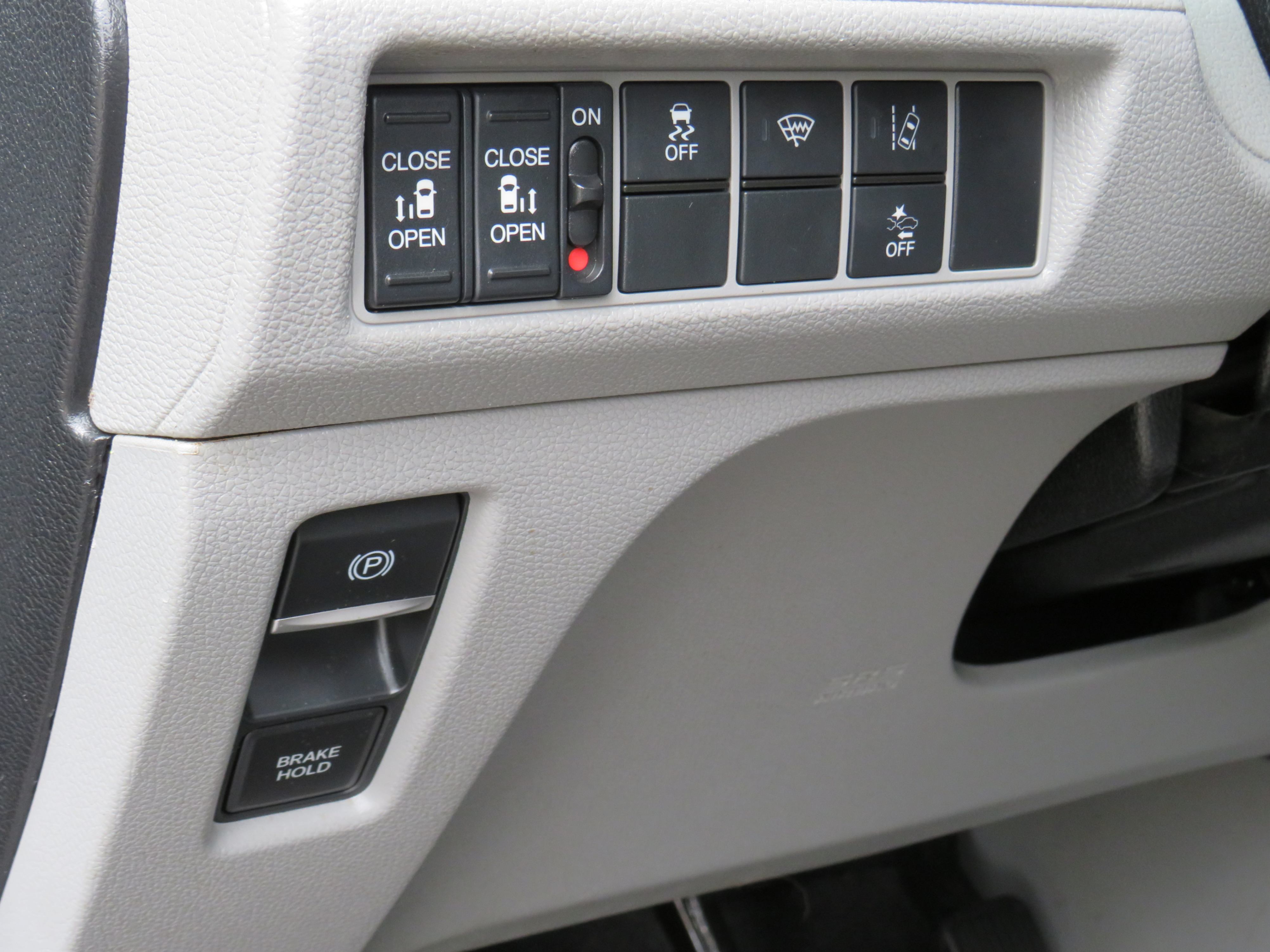 /laautomotive/2018-Honda-Odyssey-8042048105527908.jpg