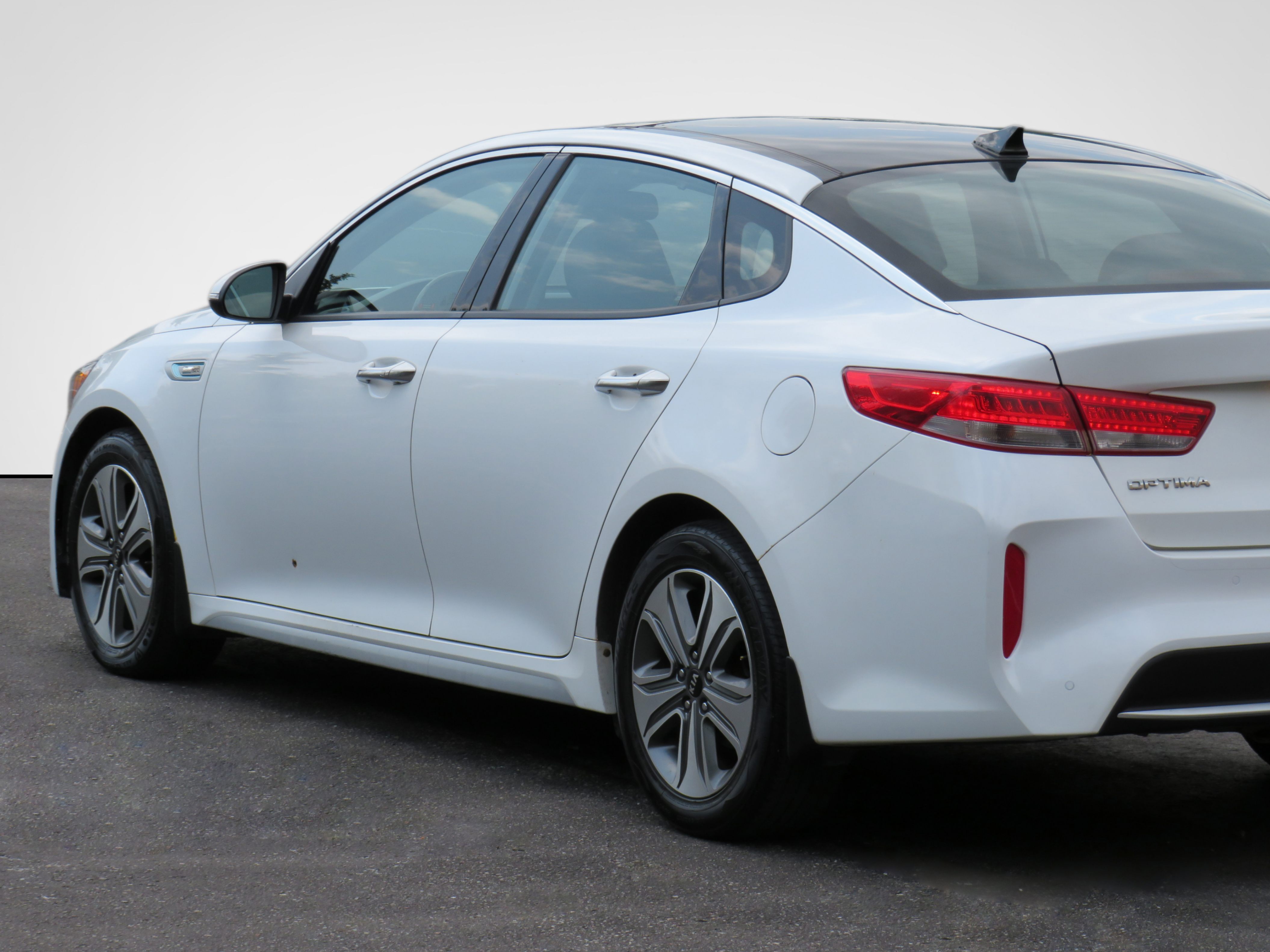 /laautomotive/2018-Kia-OptimaHybrid-6173553786384267.jpg