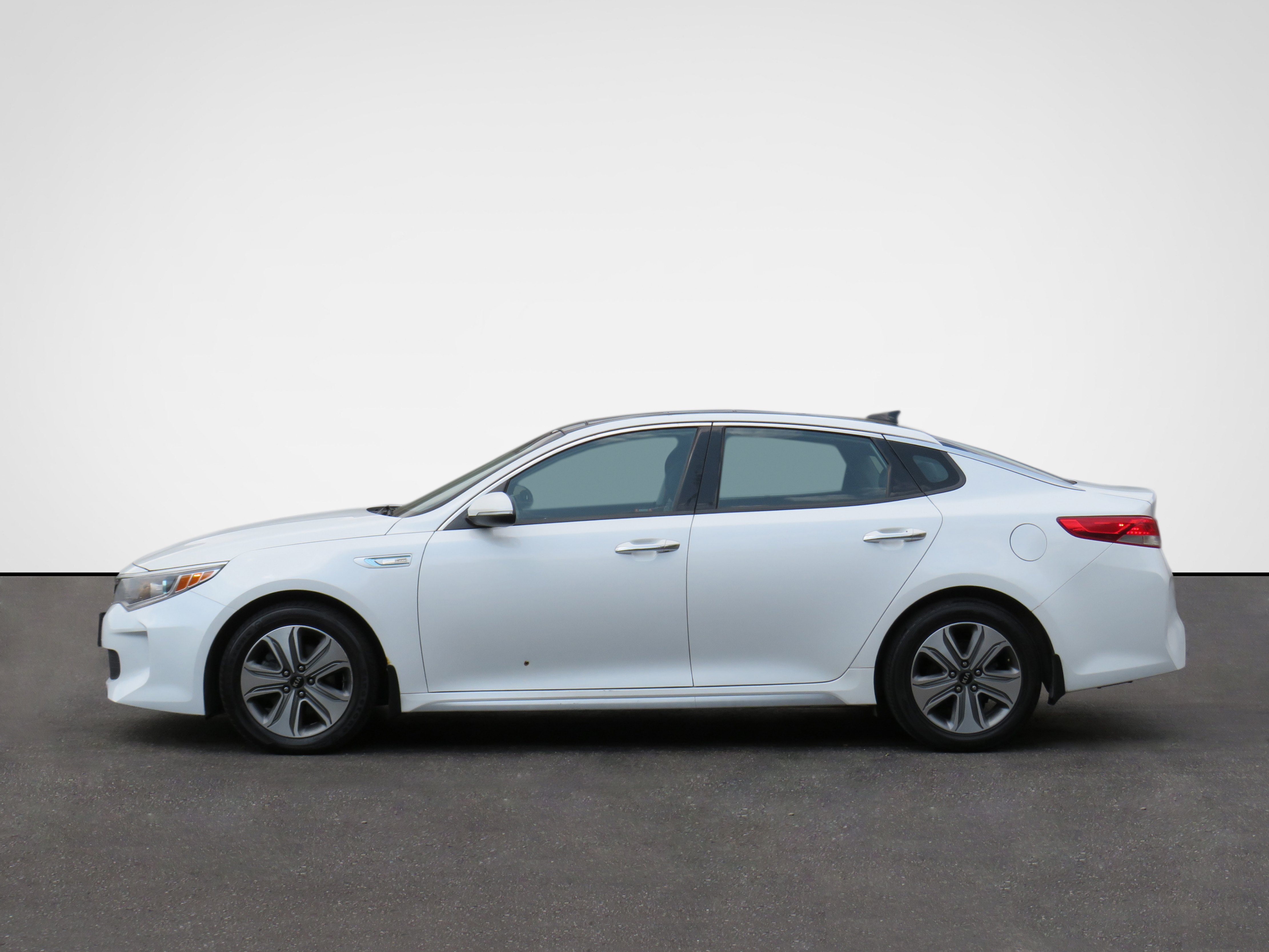 /laautomotive/2018-Kia-OptimaHybrid-749144946613516.jpg