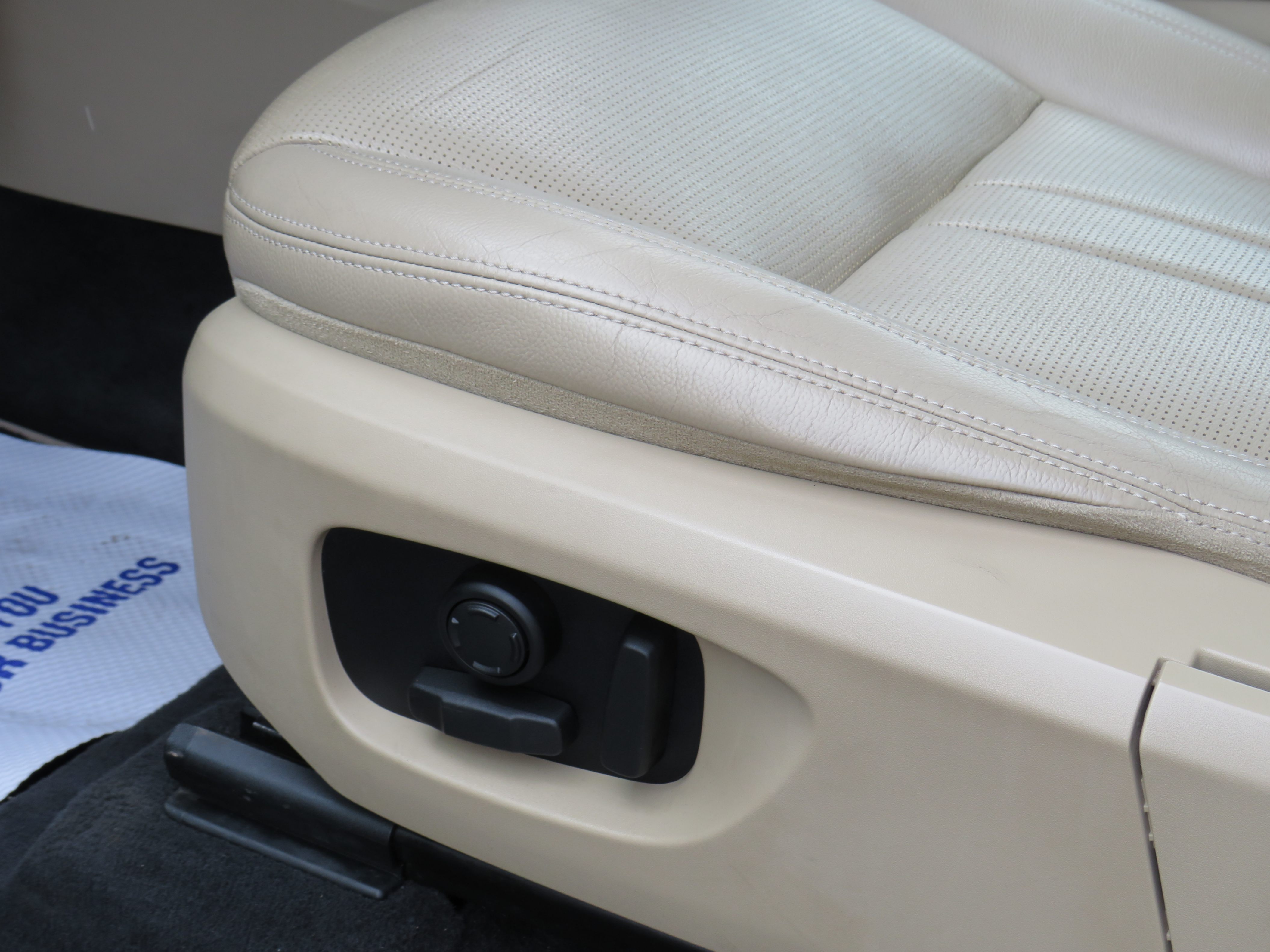/laautomotive/2018-LandRover-DiscoverySport-19758528556482524.jpg