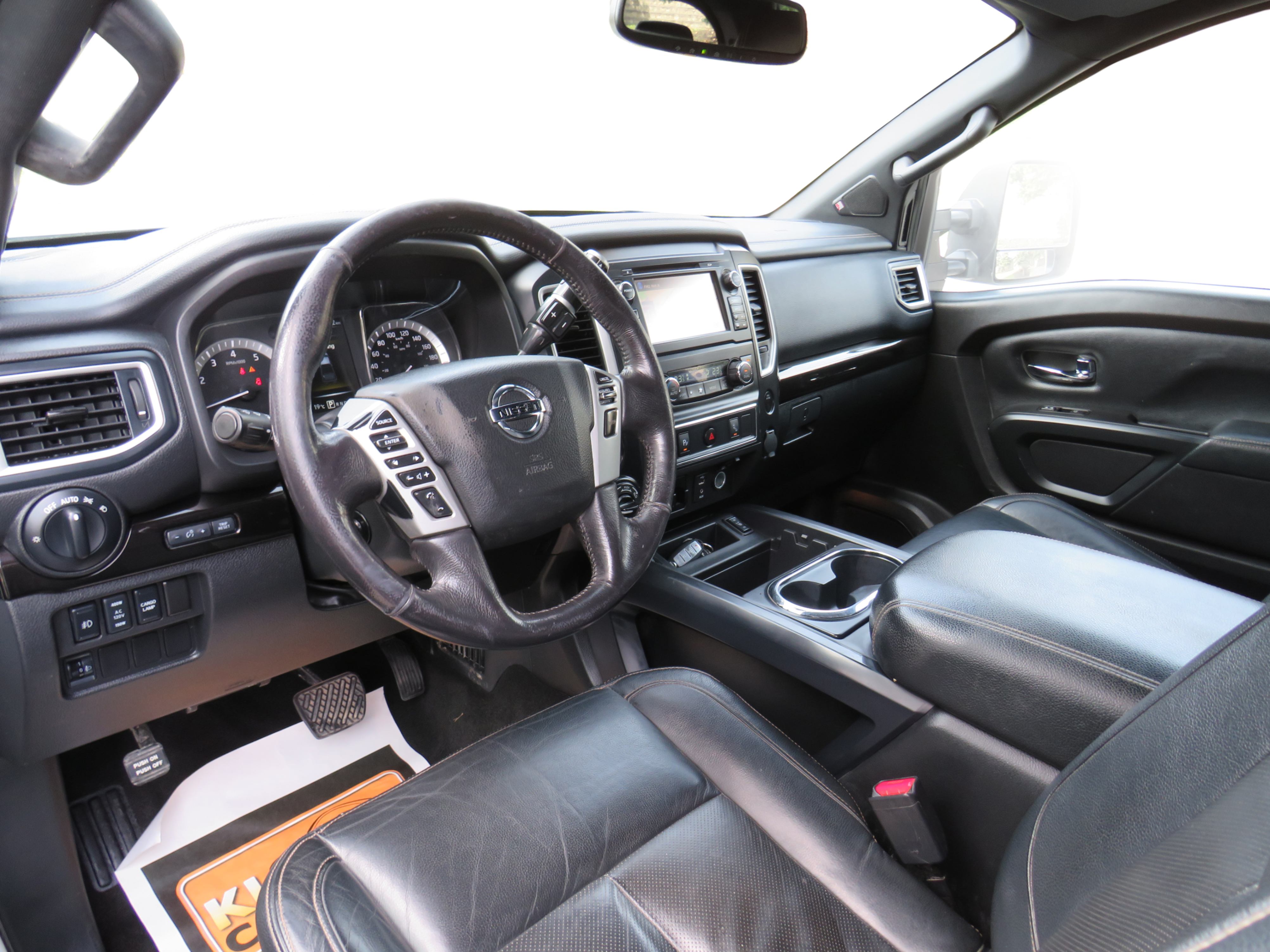 /laautomotive/2018-Nissan-Titan-09686084396331962.jpg