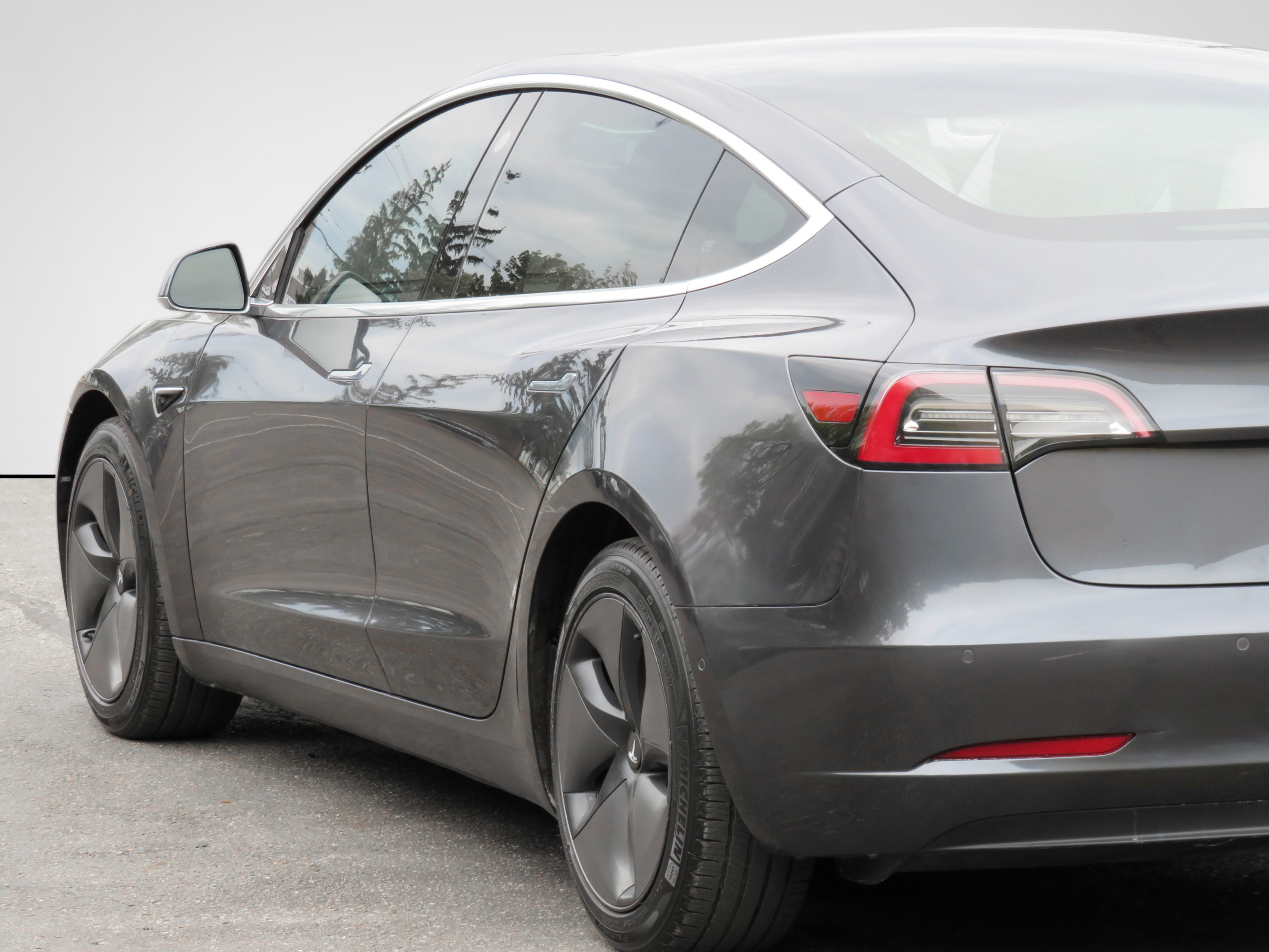 /laautomotive/2018-Tesla-Model3-10426115021615989.jpg