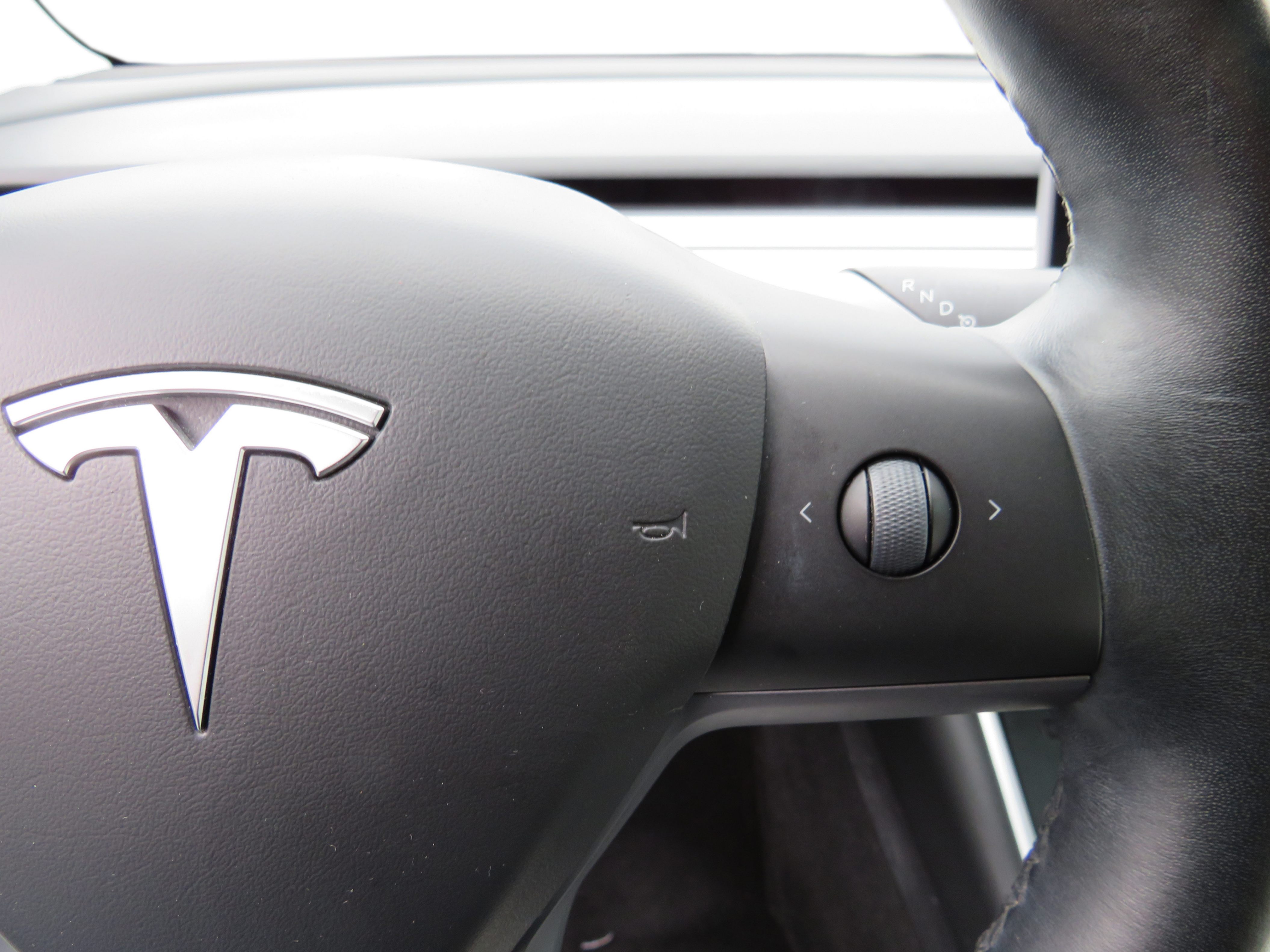 /laautomotive/2018-Tesla-Model3-3837461261381532.jpg