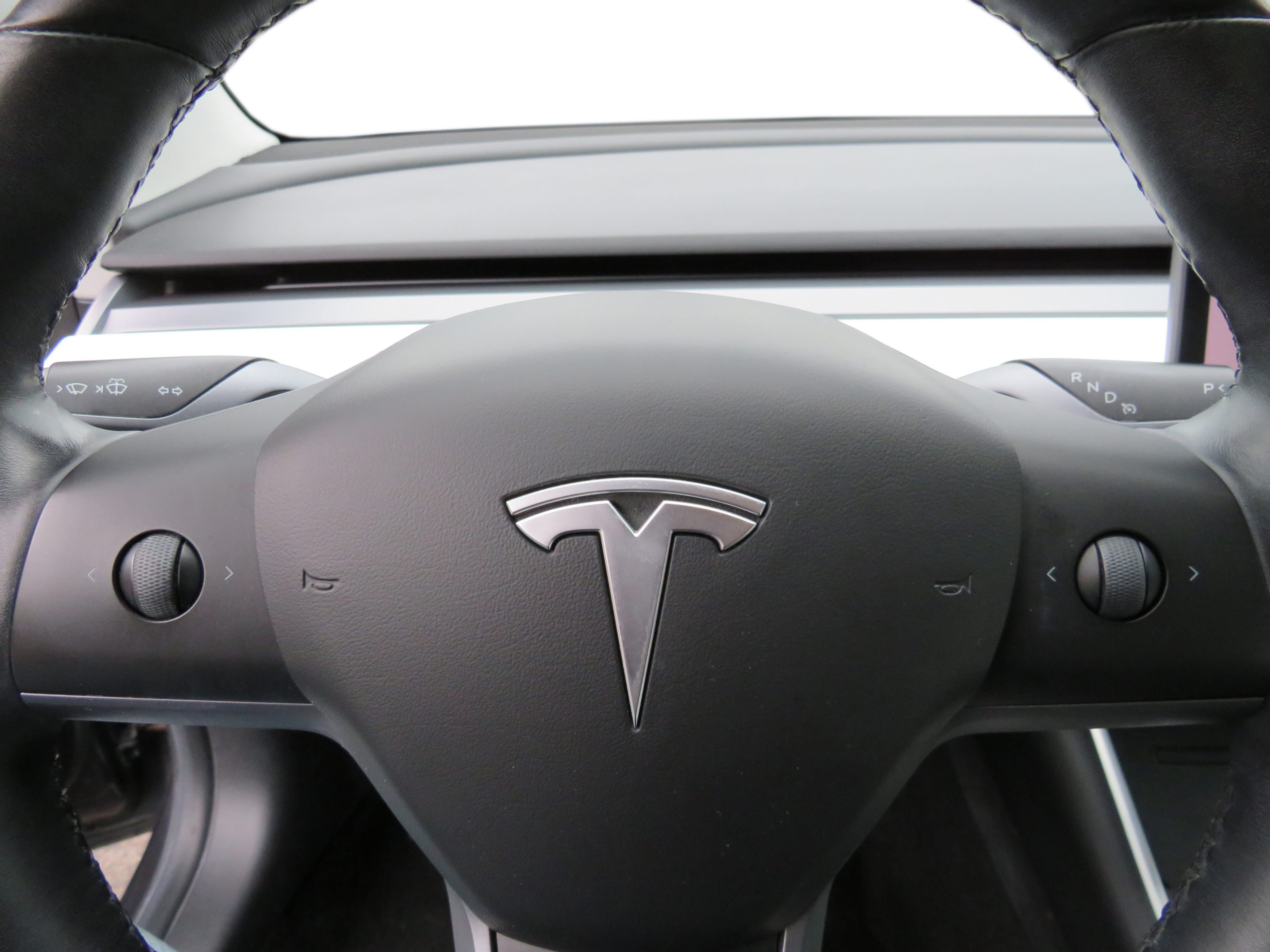 /laautomotive/2018-Tesla-Model3-5811481431822607.jpg