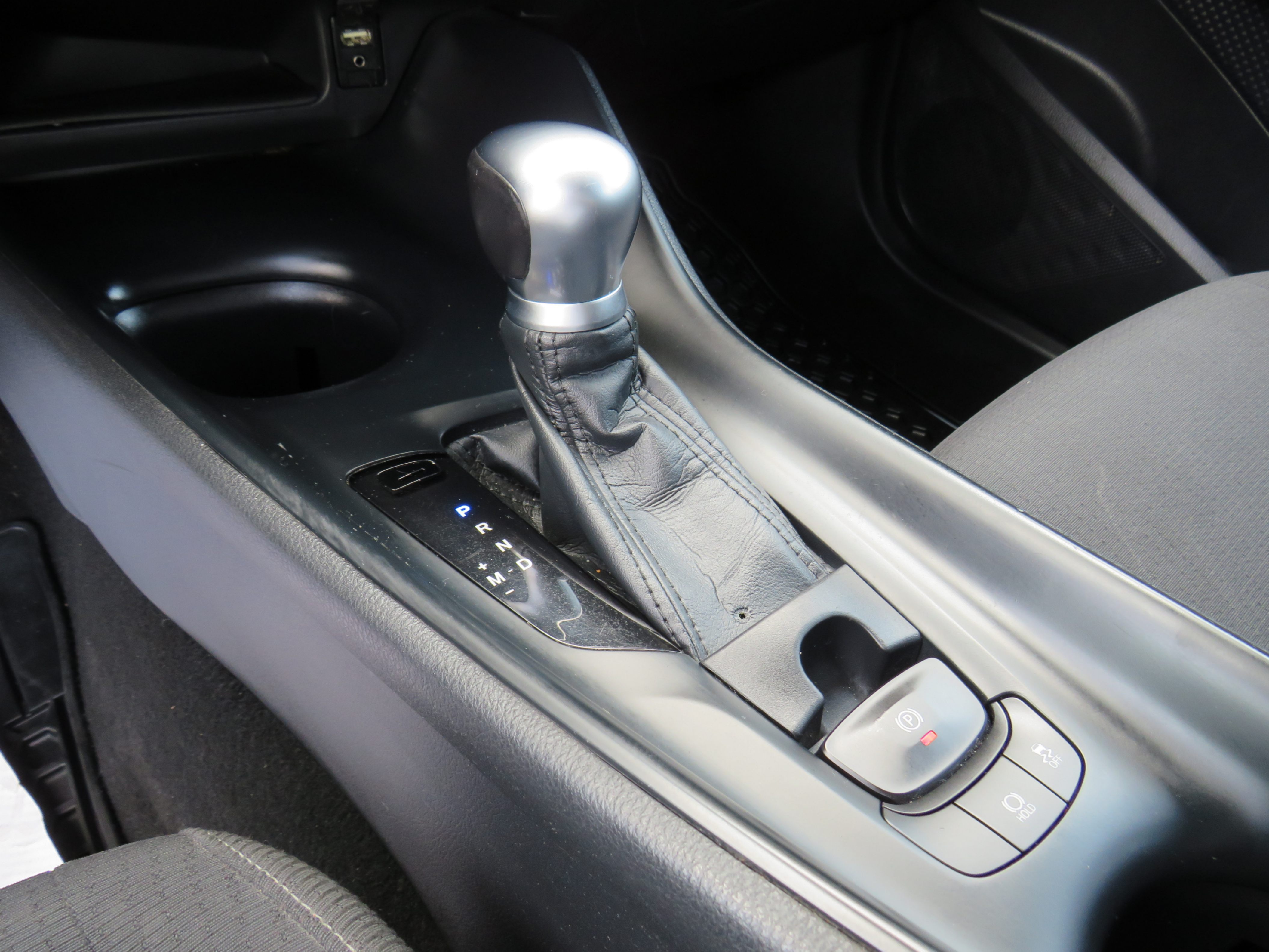 /laautomotive/2018-Toyota-C-HR-05489447747715426.jpg