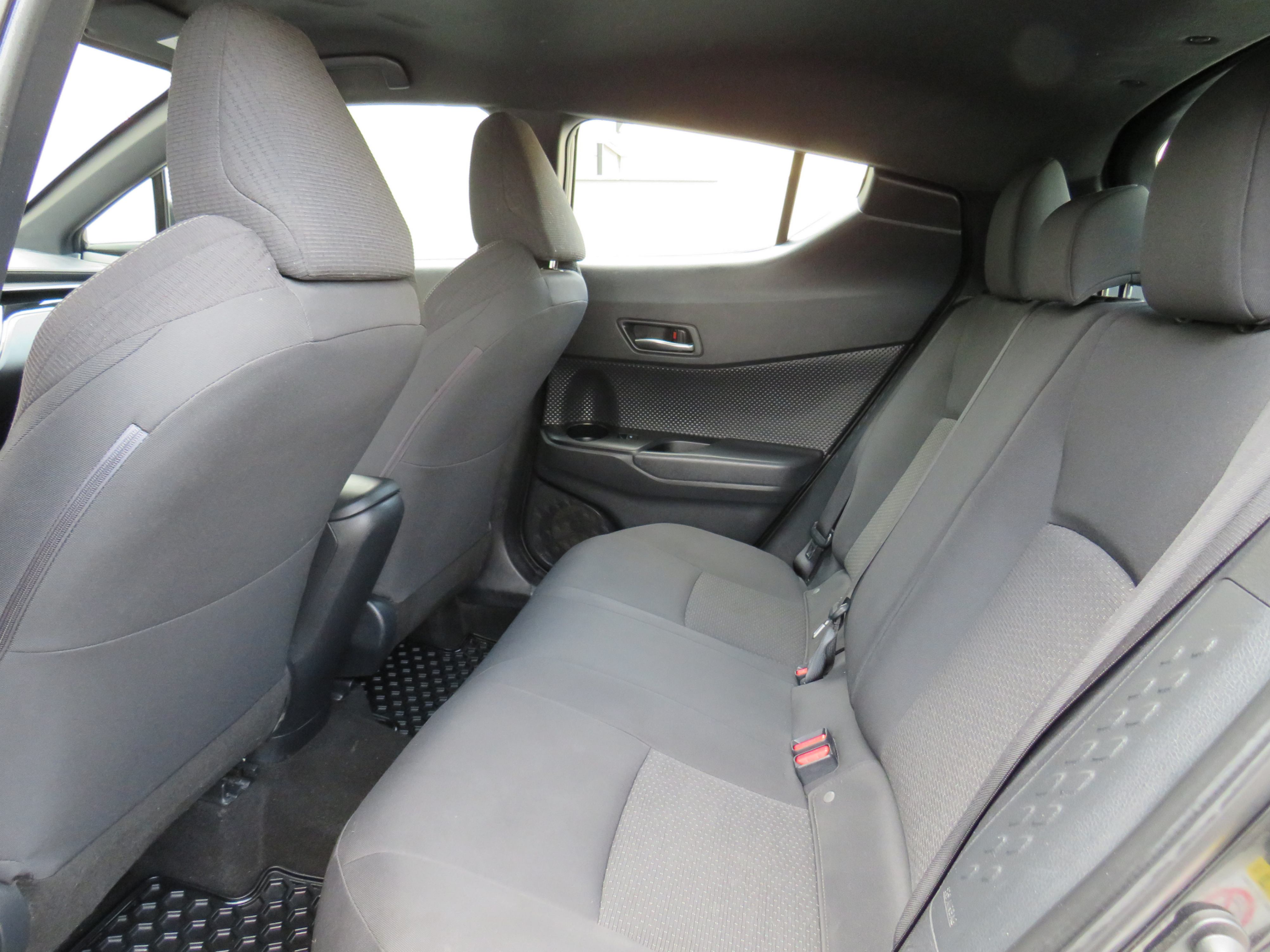 /laautomotive/2018-Toyota-C-HR-19096583396061995.jpg