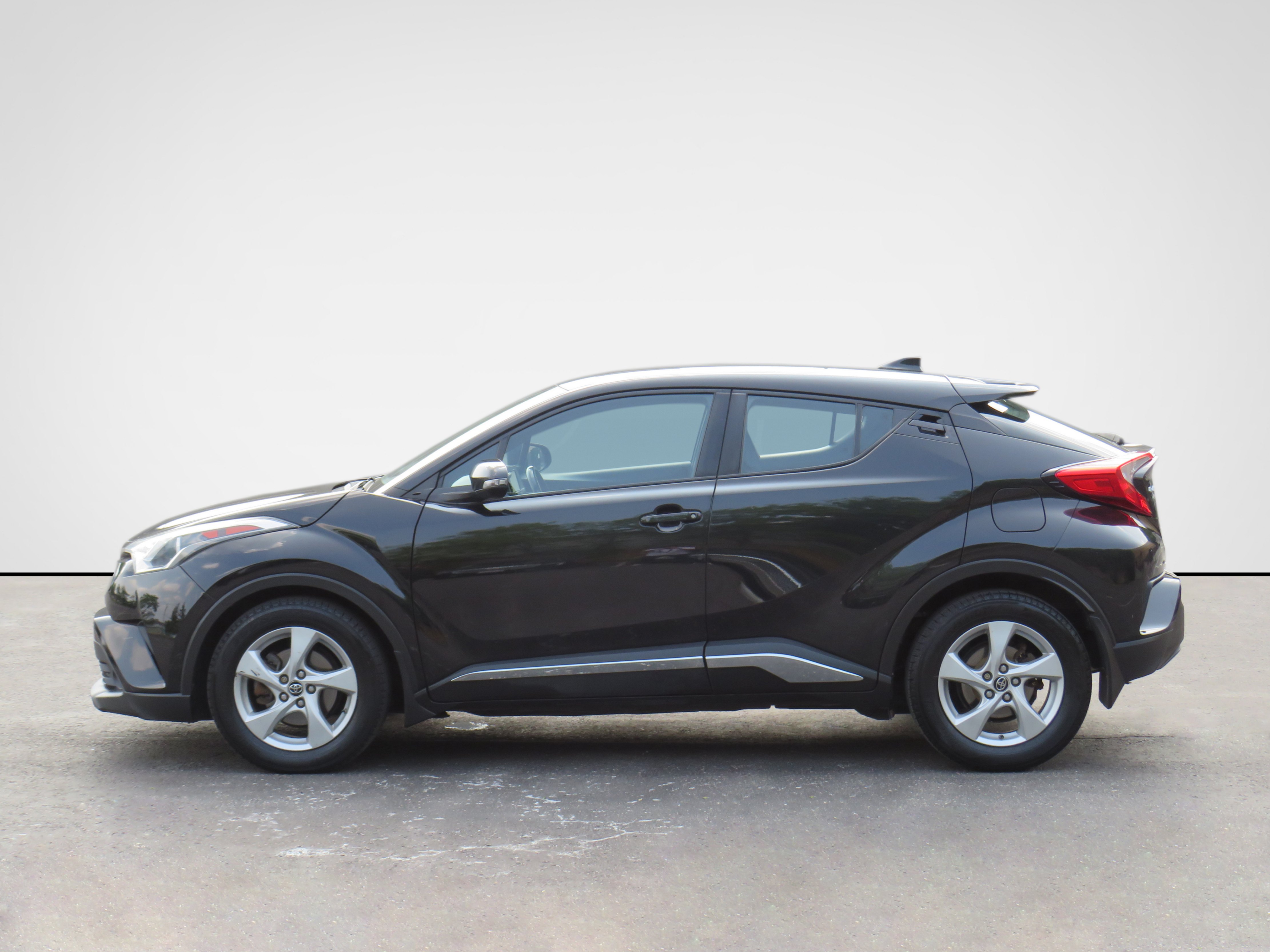 /laautomotive/2018-Toyota-C-HR-7718005761116771.jpg