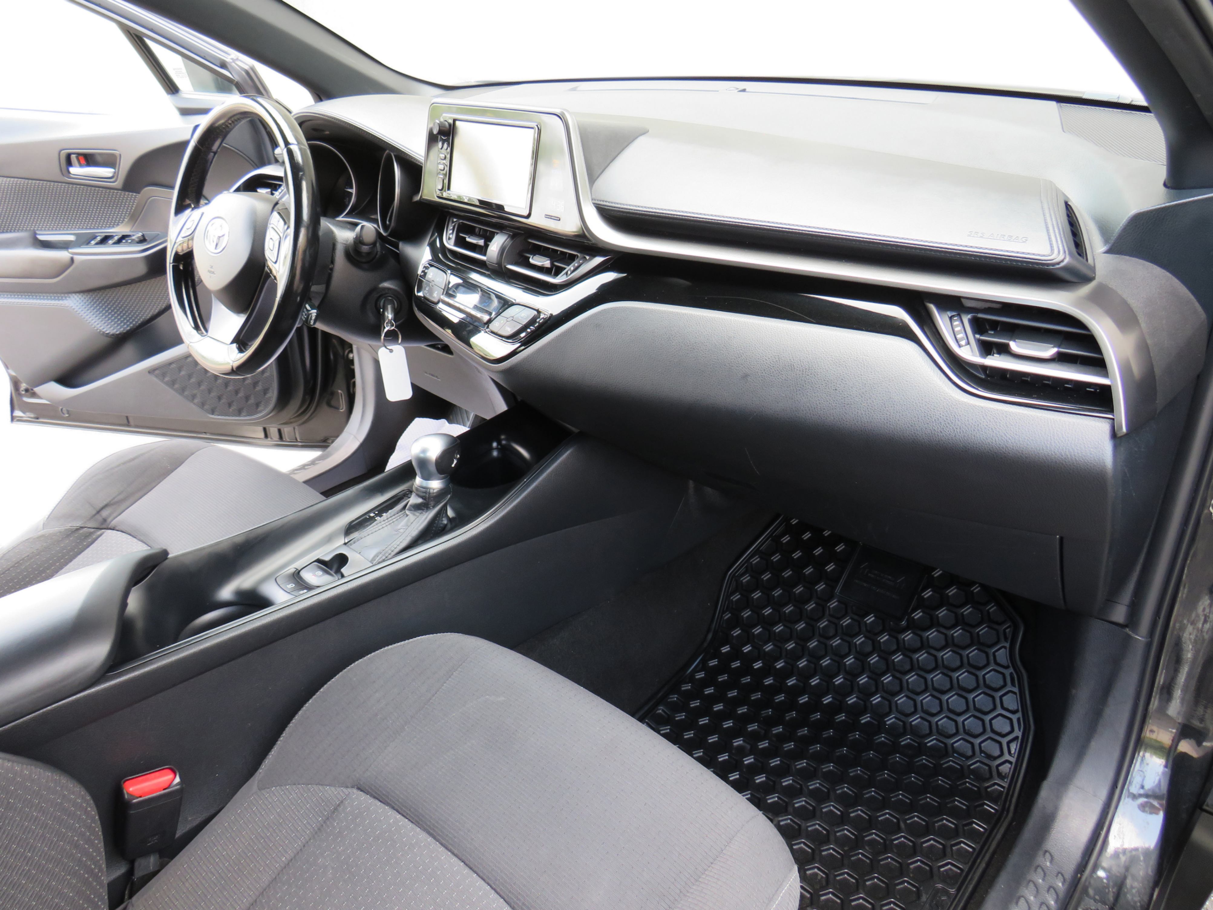 /laautomotive/2018-Toyota-C-HR-8015892477986633.jpg