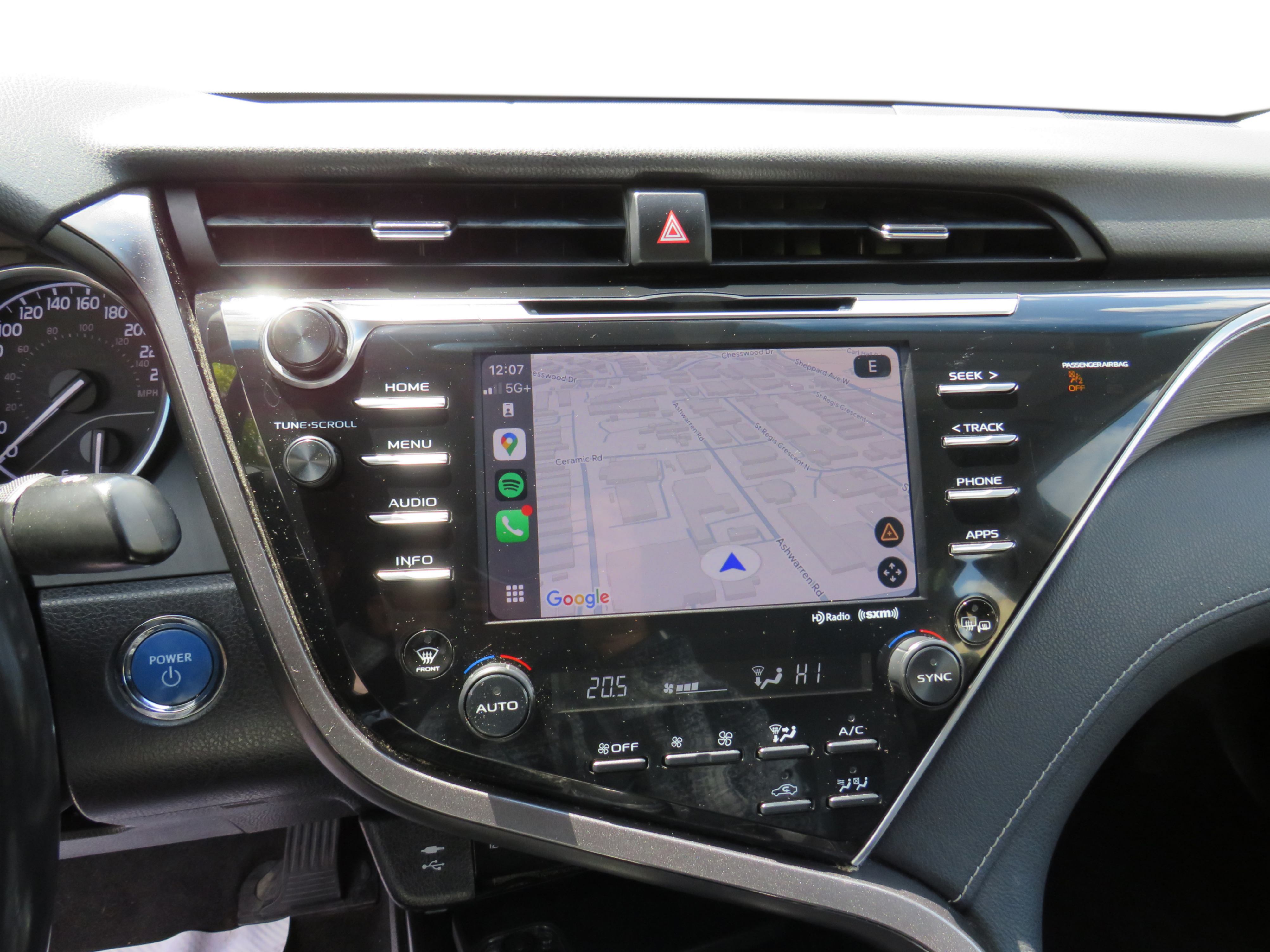 /laautomotive/2018-Toyota-CamryHybrid-4506929141131104.jpg