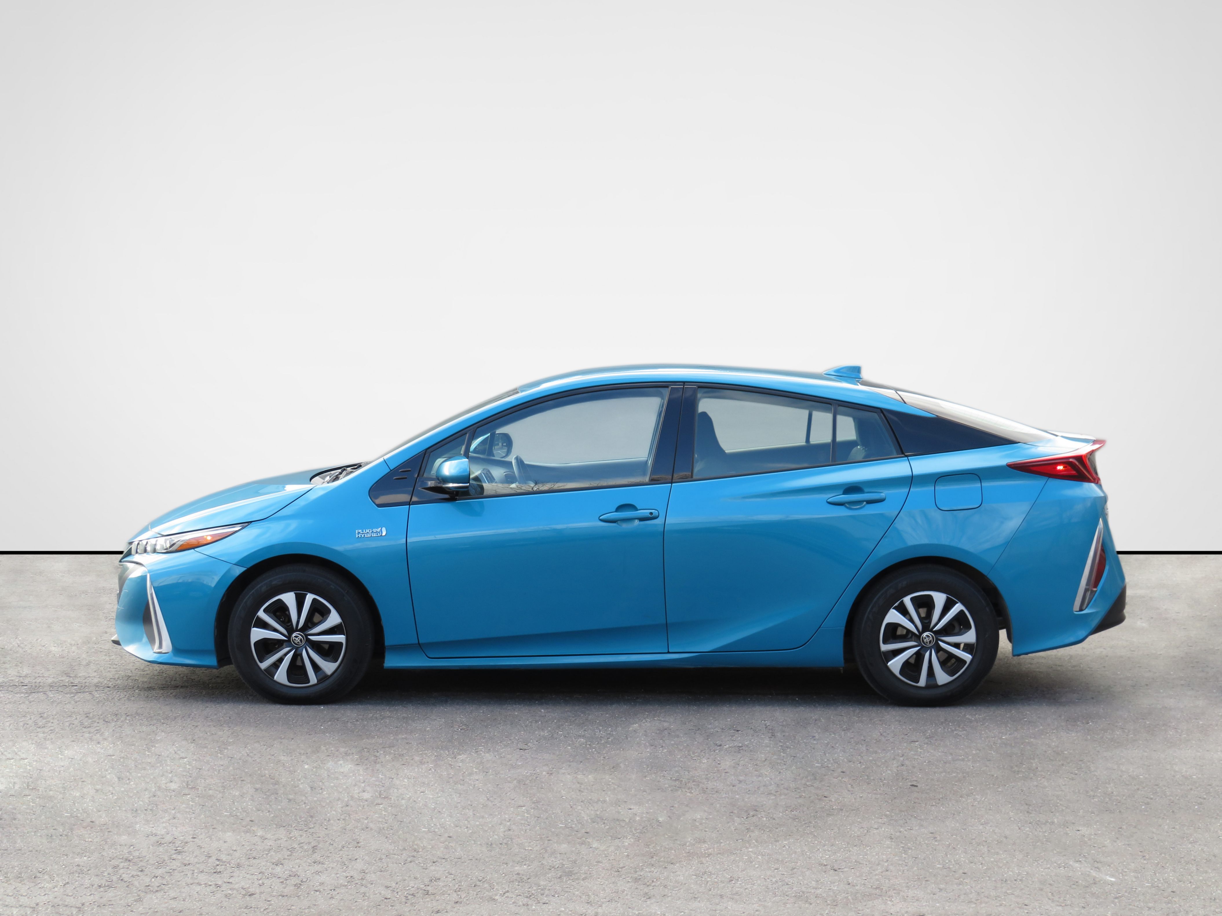 /laautomotive/2018-Toyota-PriusPrime-4378270048055064.jpg