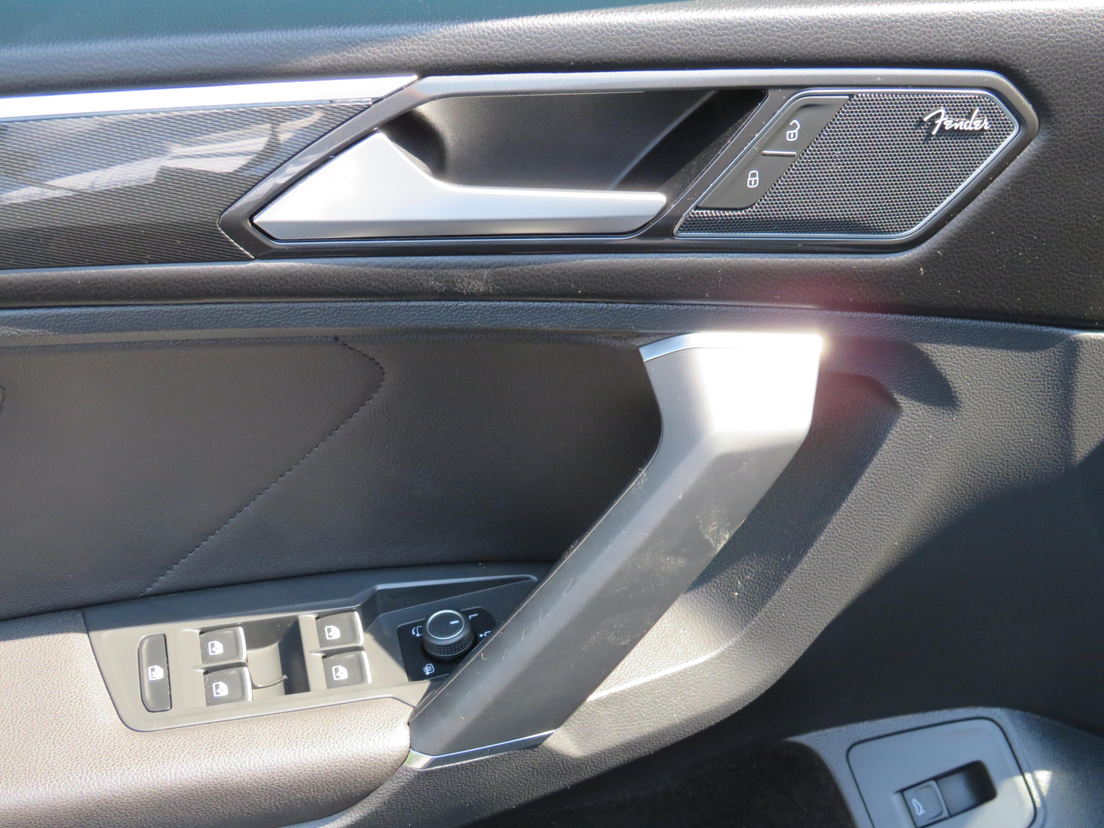 /laautomotive/2018-Volkswagen-Tiguan-15125864063683836.jpg