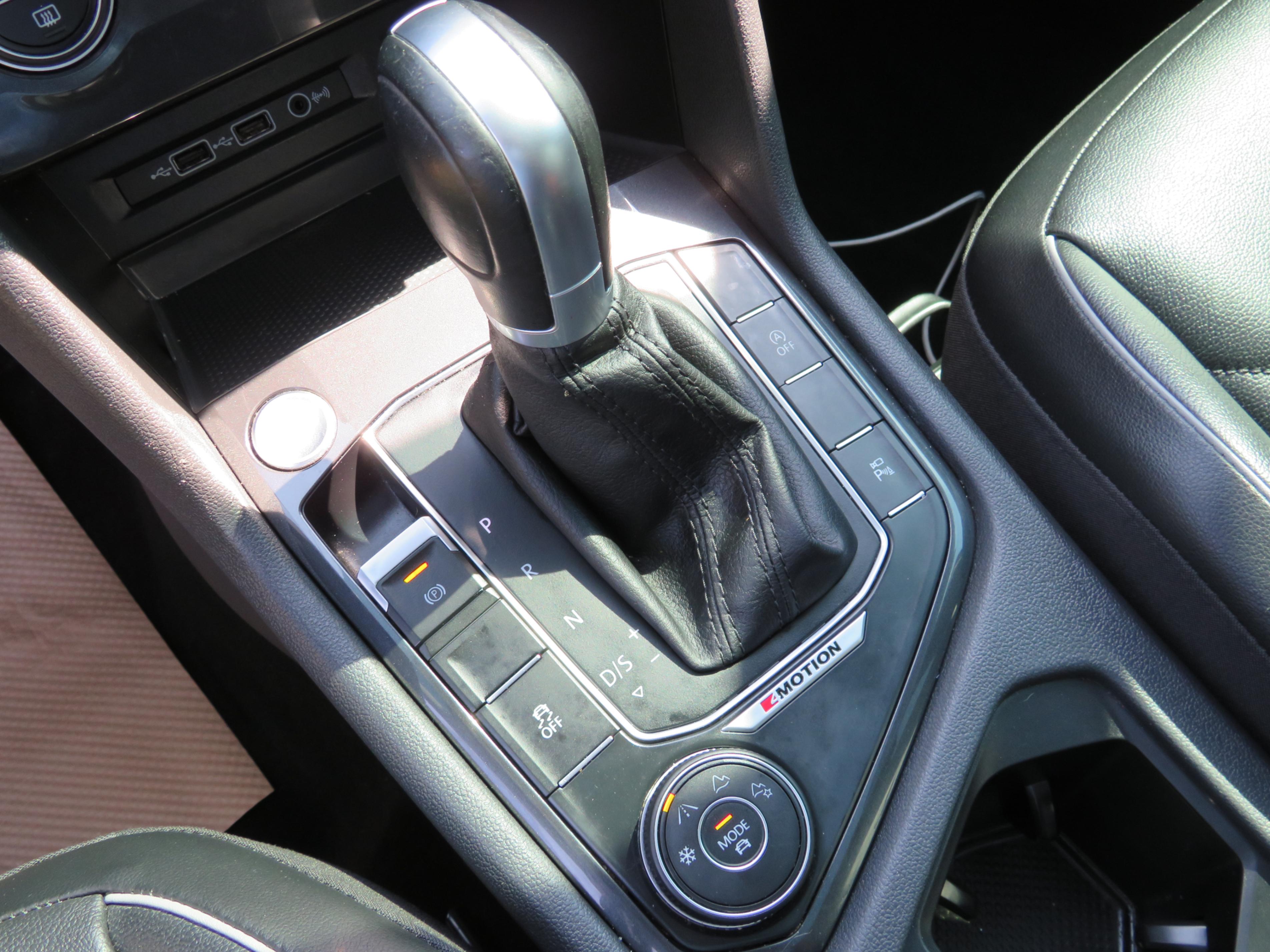 /laautomotive/2018-Volkswagen-Tiguan-49009030472322057.jpg