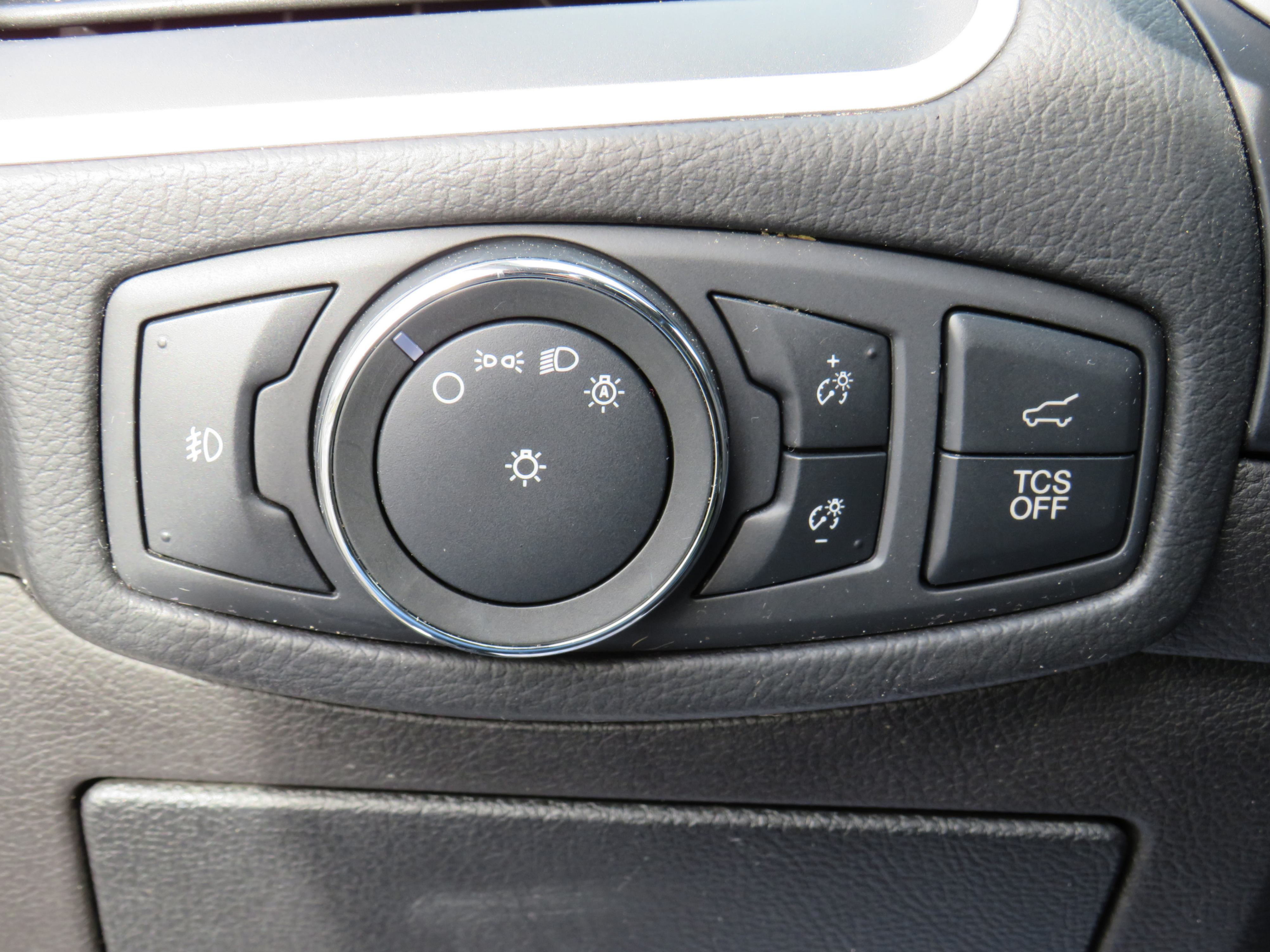 /laautomotive/2019-Ford-Edge-052219272394158134.jpg