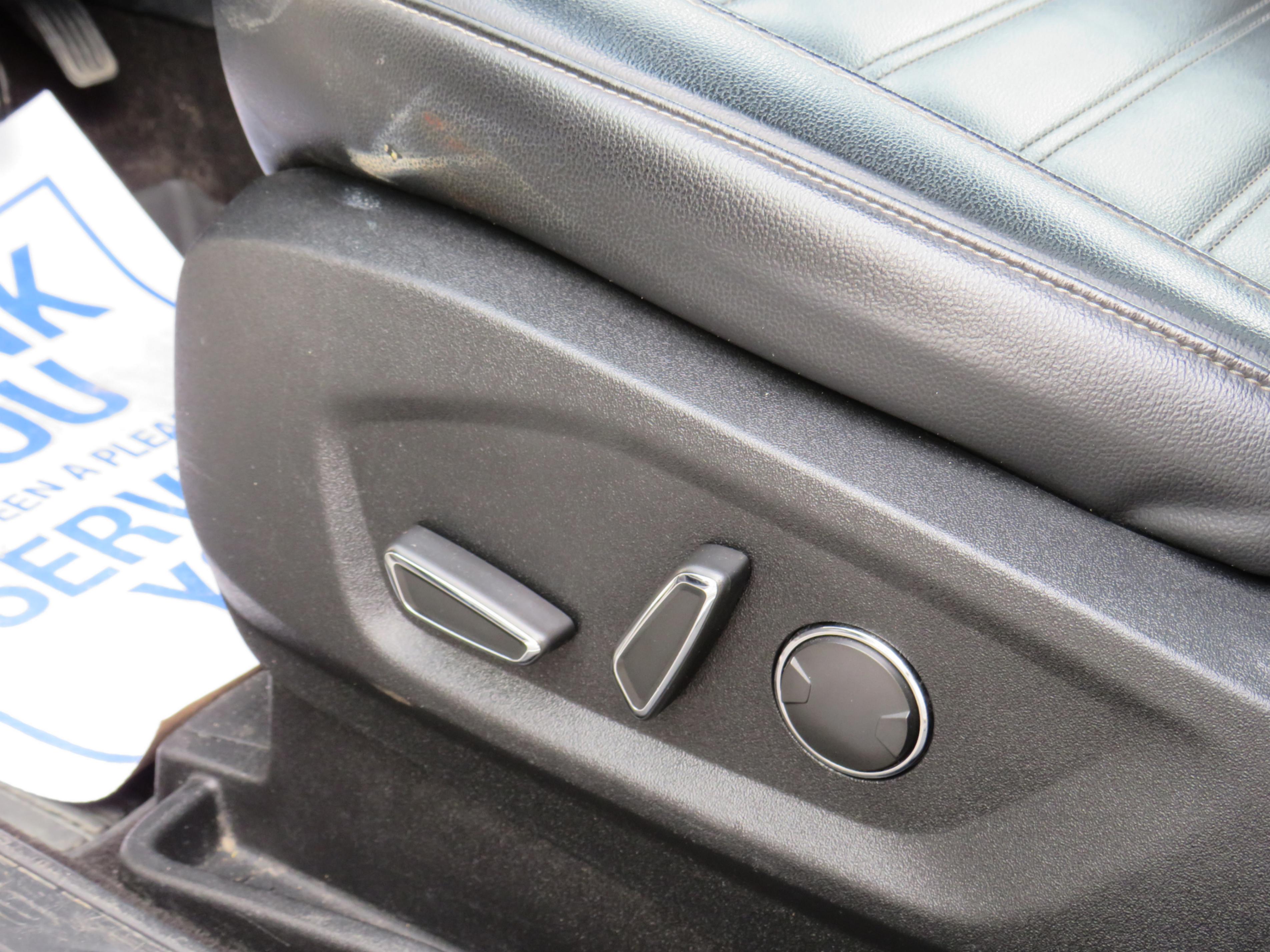 /laautomotive/2019-Ford-Edge-20176234136409366.jpg