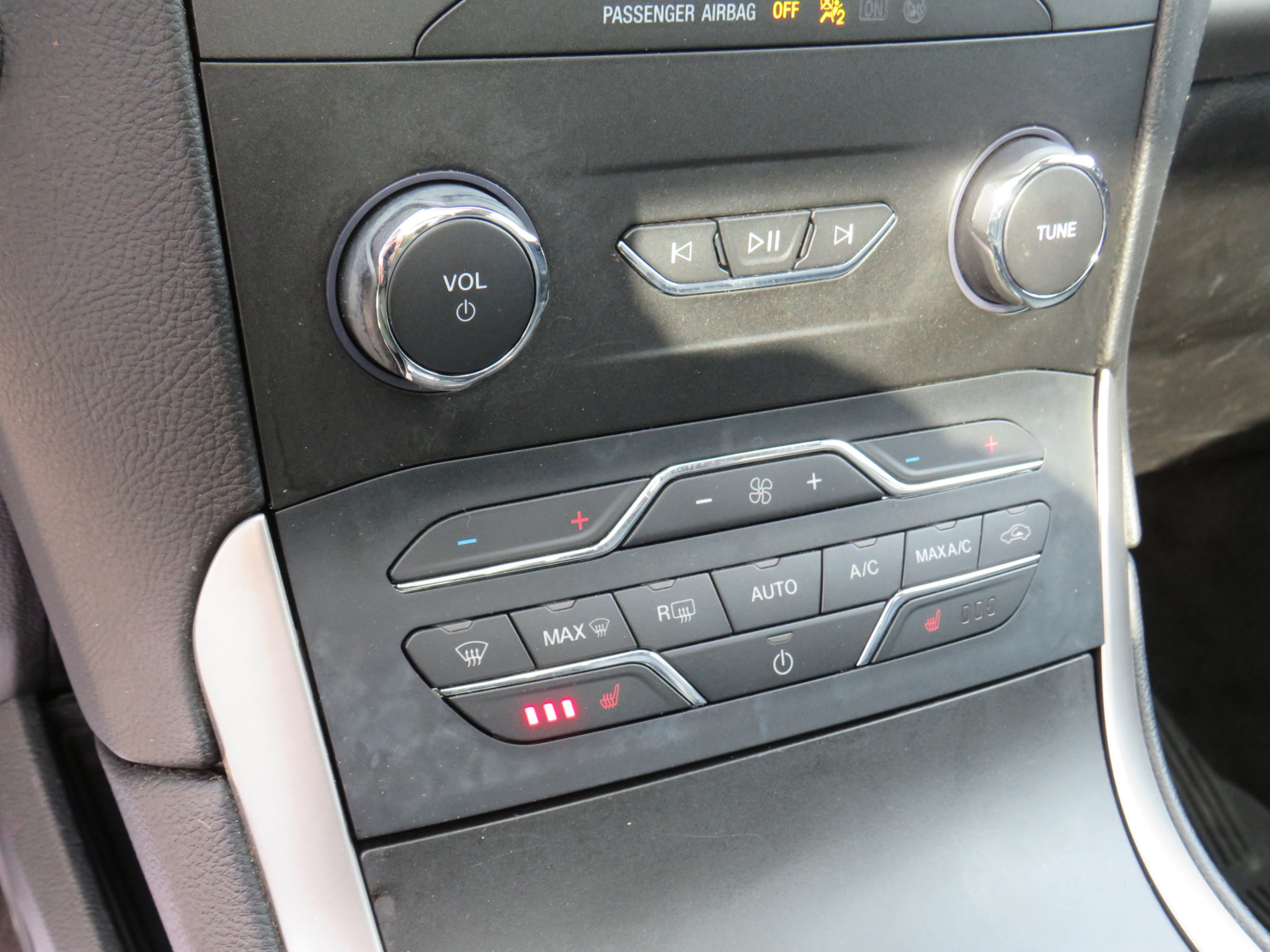 /laautomotive/2019-Ford-Edge-7319223717490573.jpg