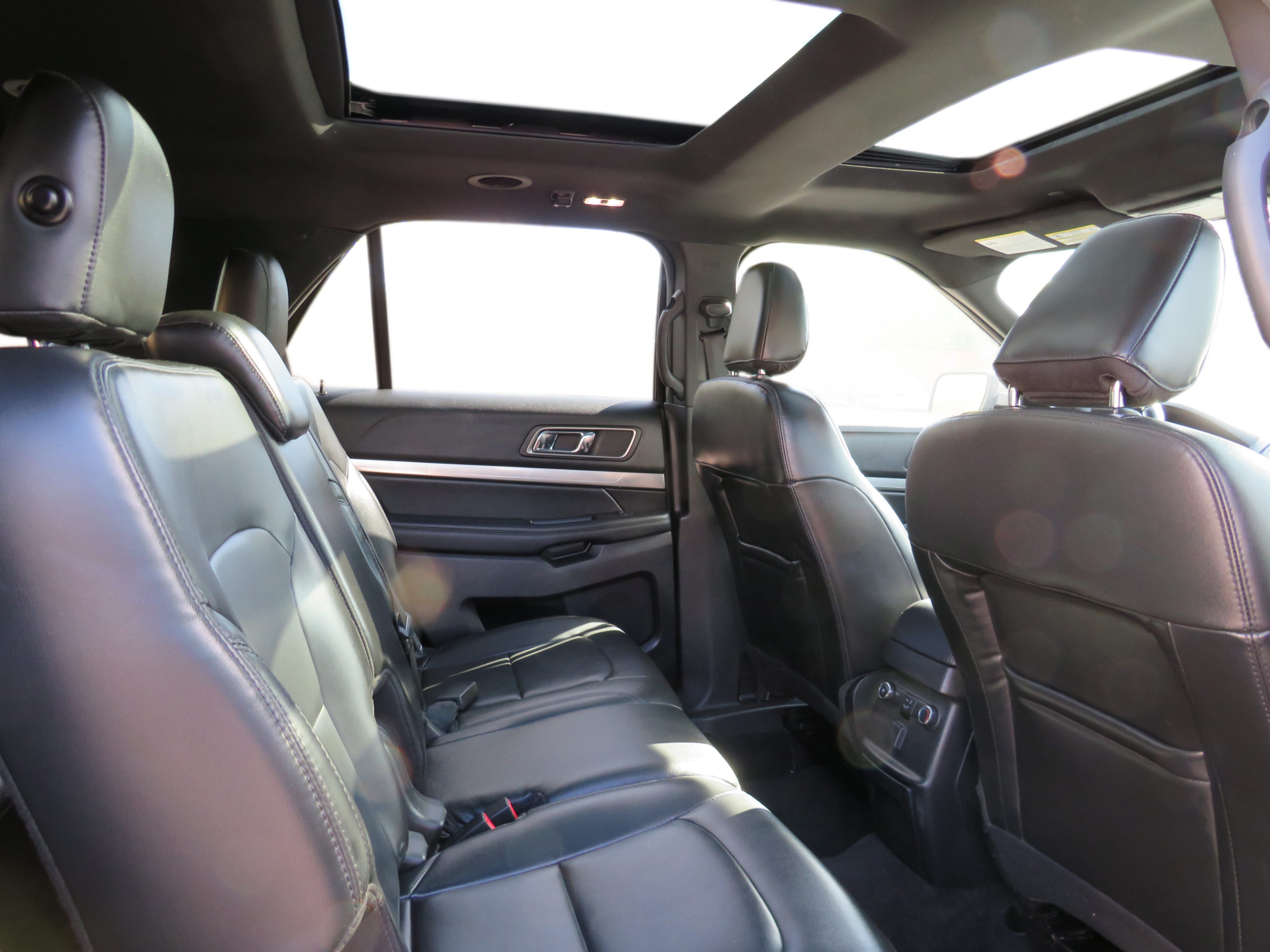/laautomotive/2019-Ford-Explorer-5789860890145822.jpg