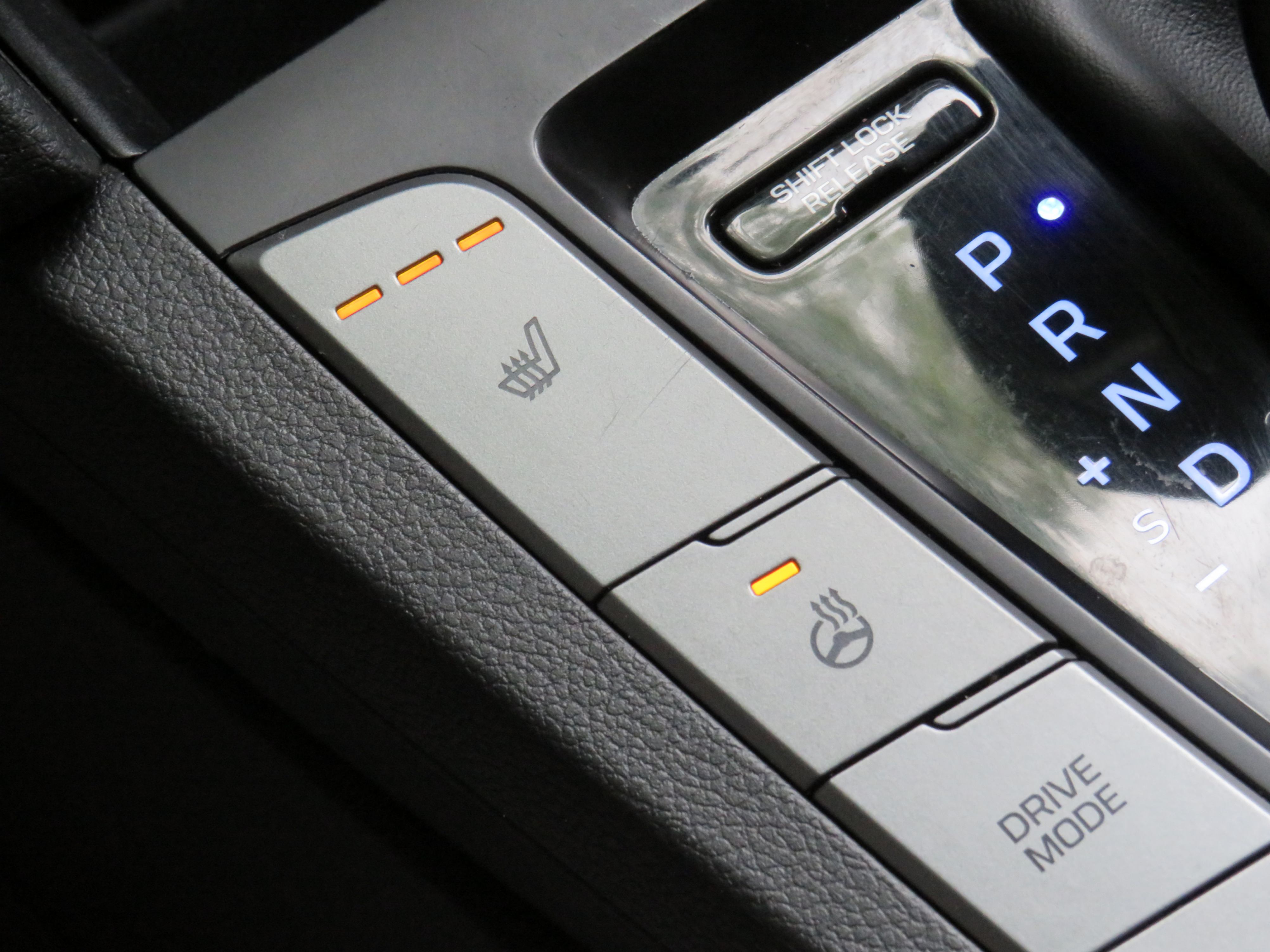 /laautomotive/2019-Hyundai-Elantra-28200066980339167.jpg