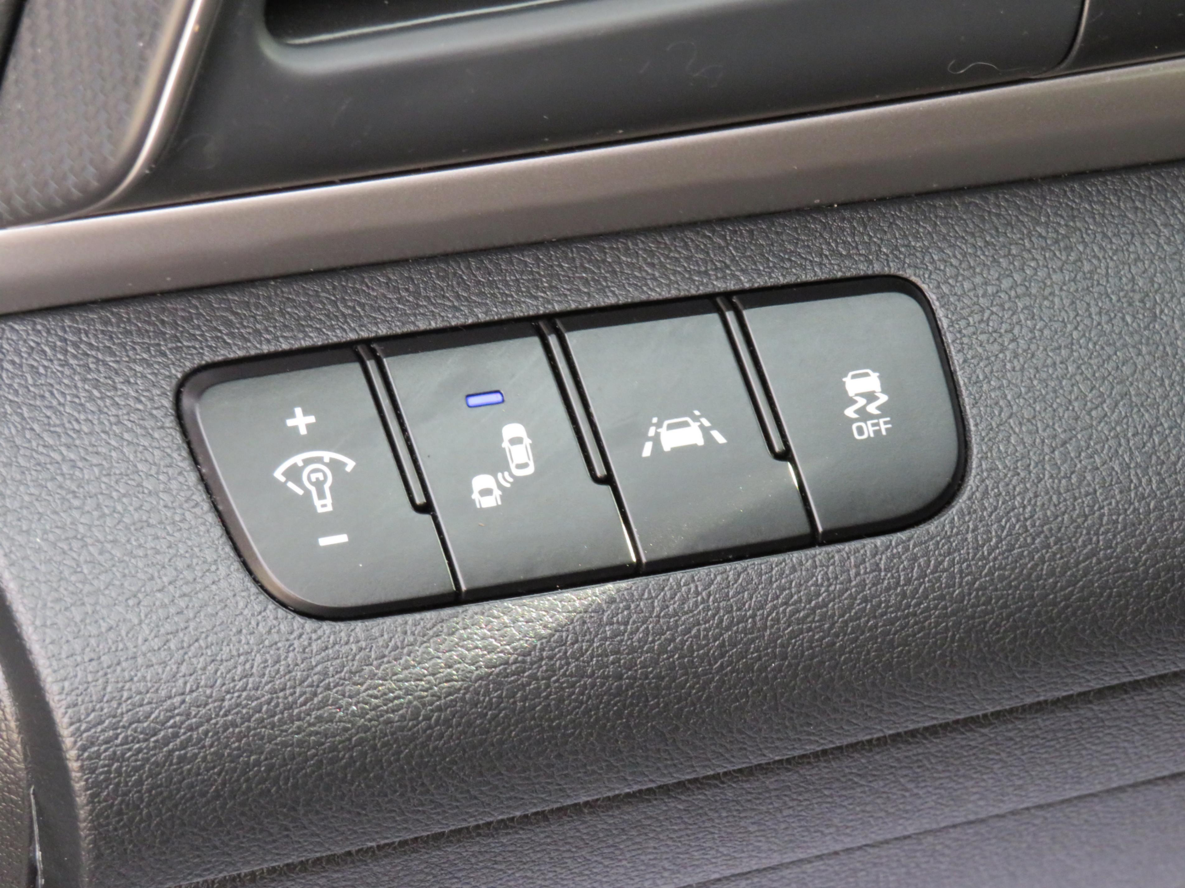 /laautomotive/2019-Hyundai-Elantra-6348839624751996.jpg