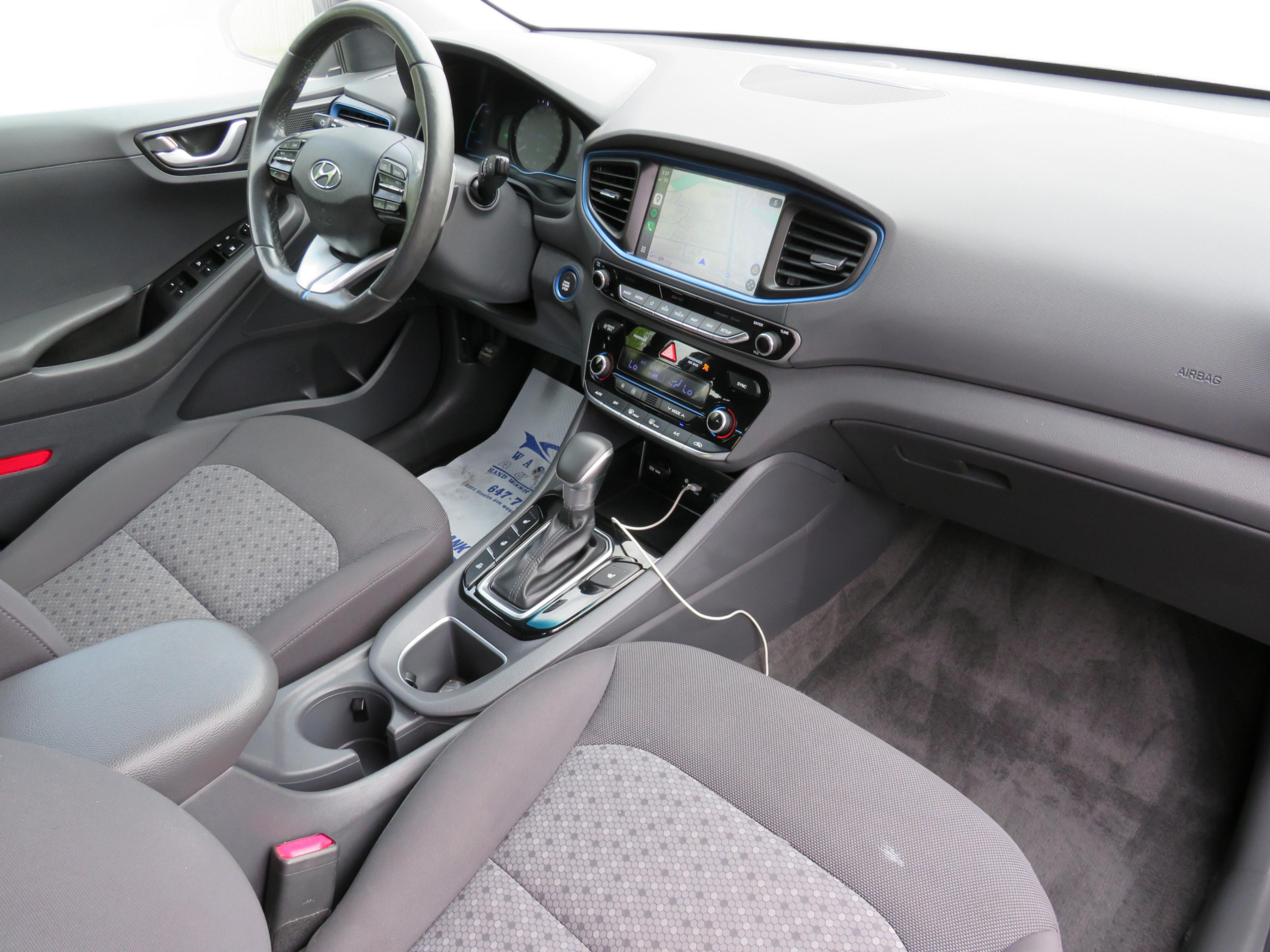 /laautomotive/2019-Hyundai-IoniqElectric-6168577461951572.jpg
