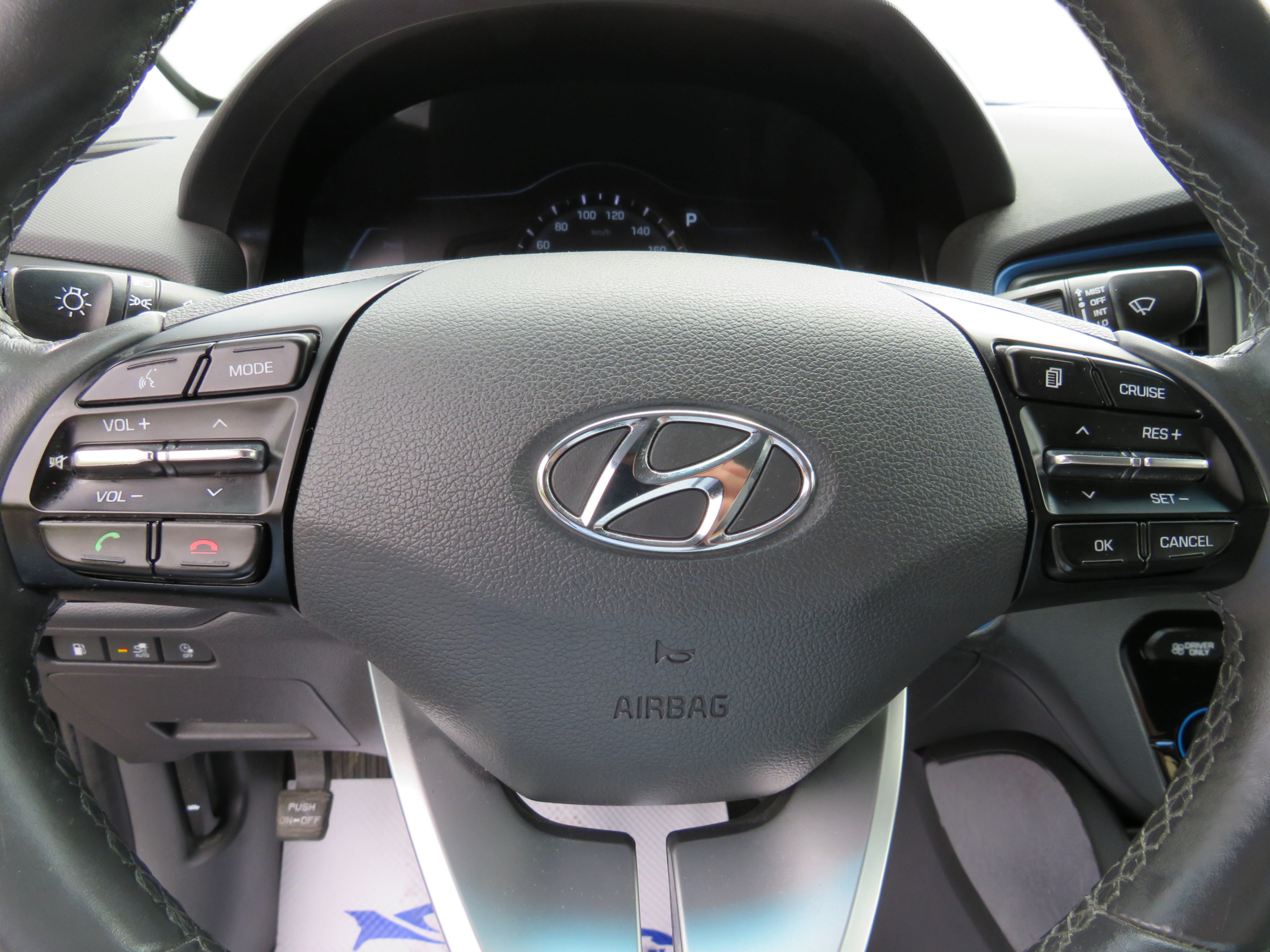 /laautomotive/2019-Hyundai-IoniqElectric-8759438706119691.jpg