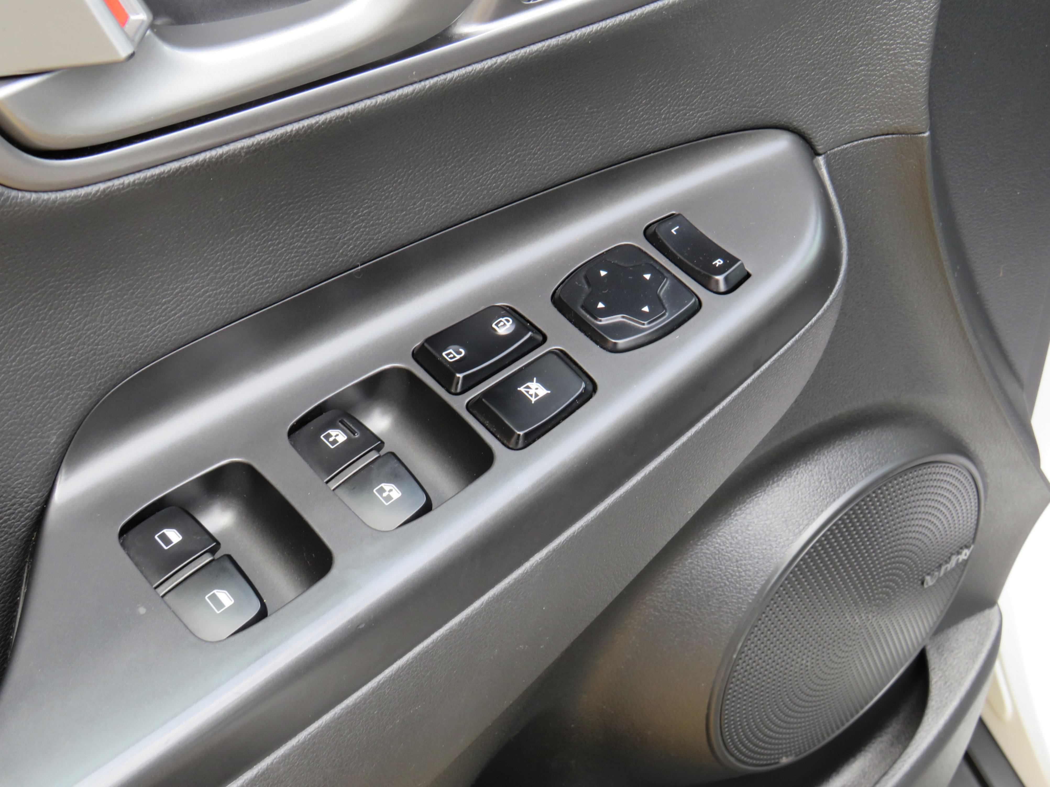 /laautomotive/2019-Hyundai-KonaEV-41169624108866953.jpg