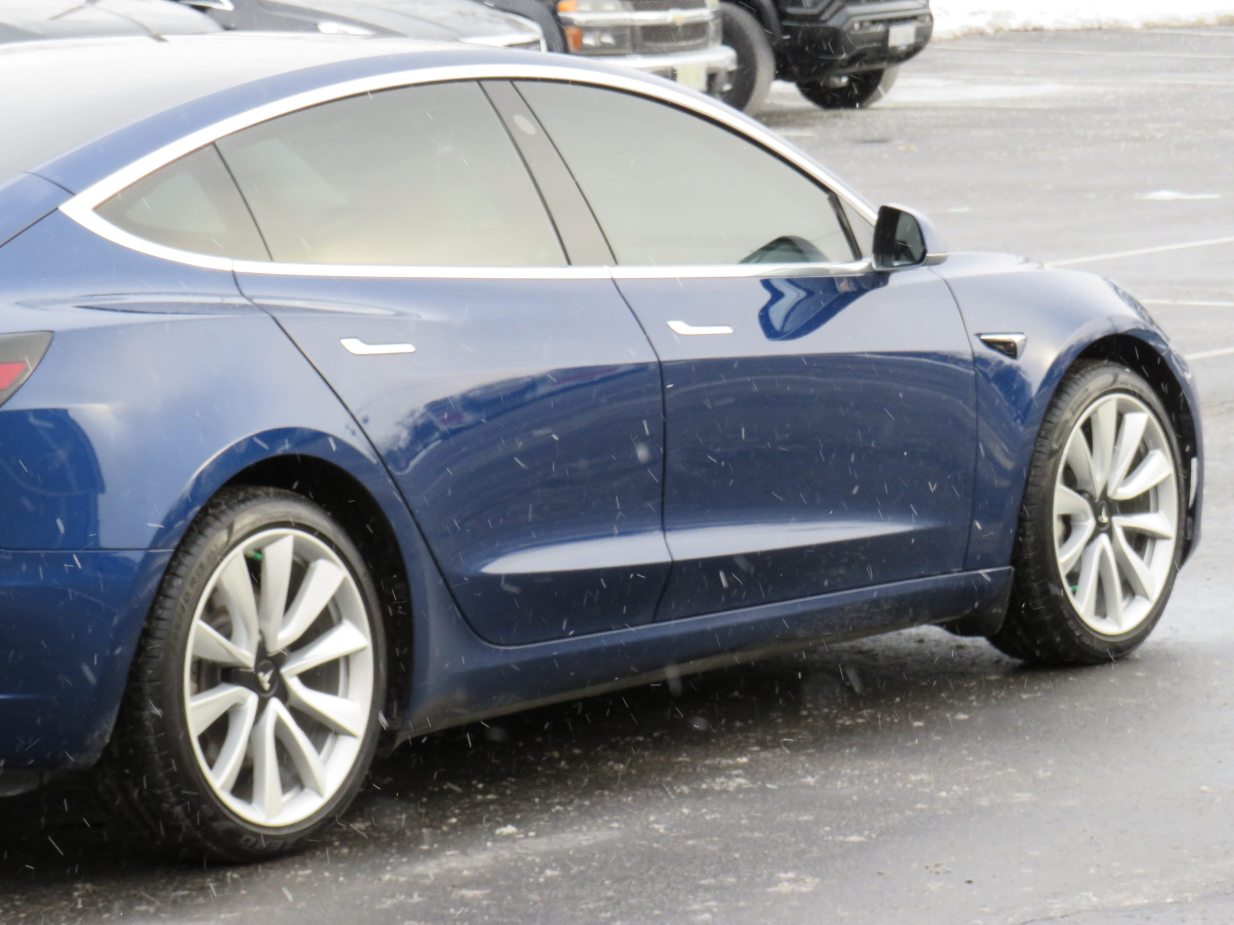 /laautomotive/2019-Tesla-Model3-12070273514939656.jpg