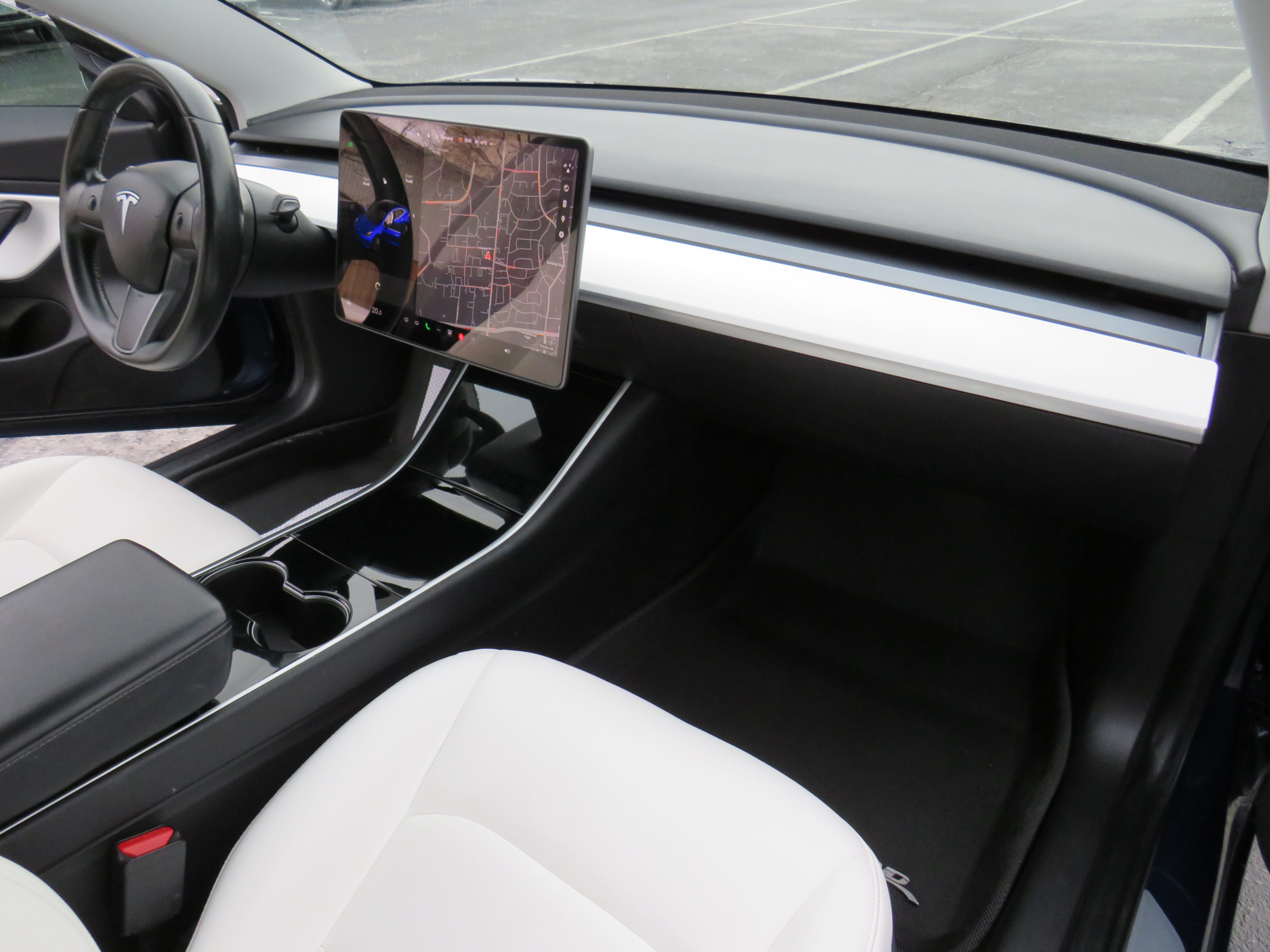 /laautomotive/2019-Tesla-Model3-5611500624080543.jpg