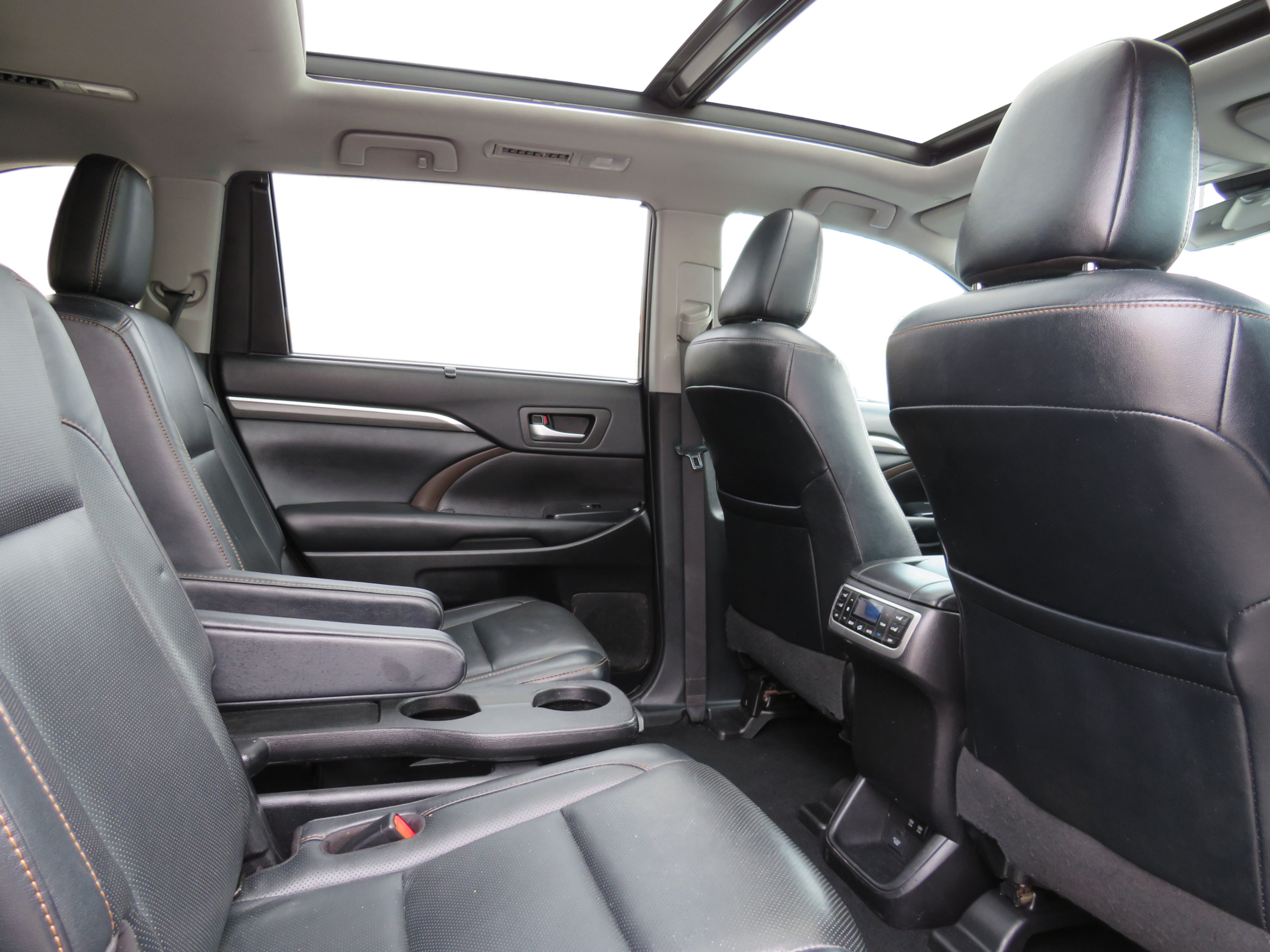 /laautomotive/2019-Toyota-Highlander-7406649447535256.jpg