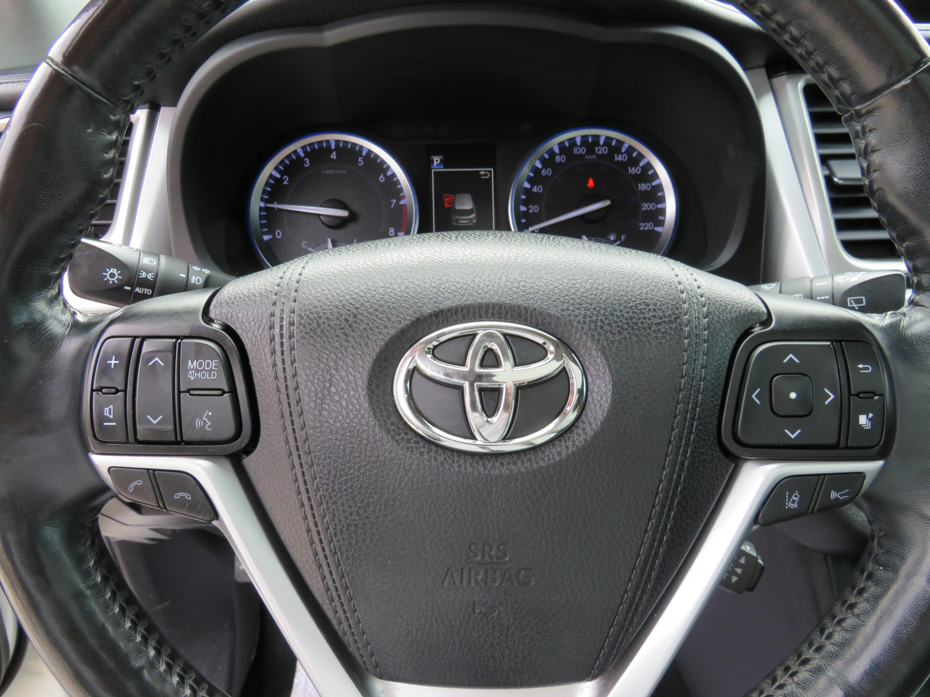 /laautomotive/2019-Toyota-Highlander-8802653093898454.jpg