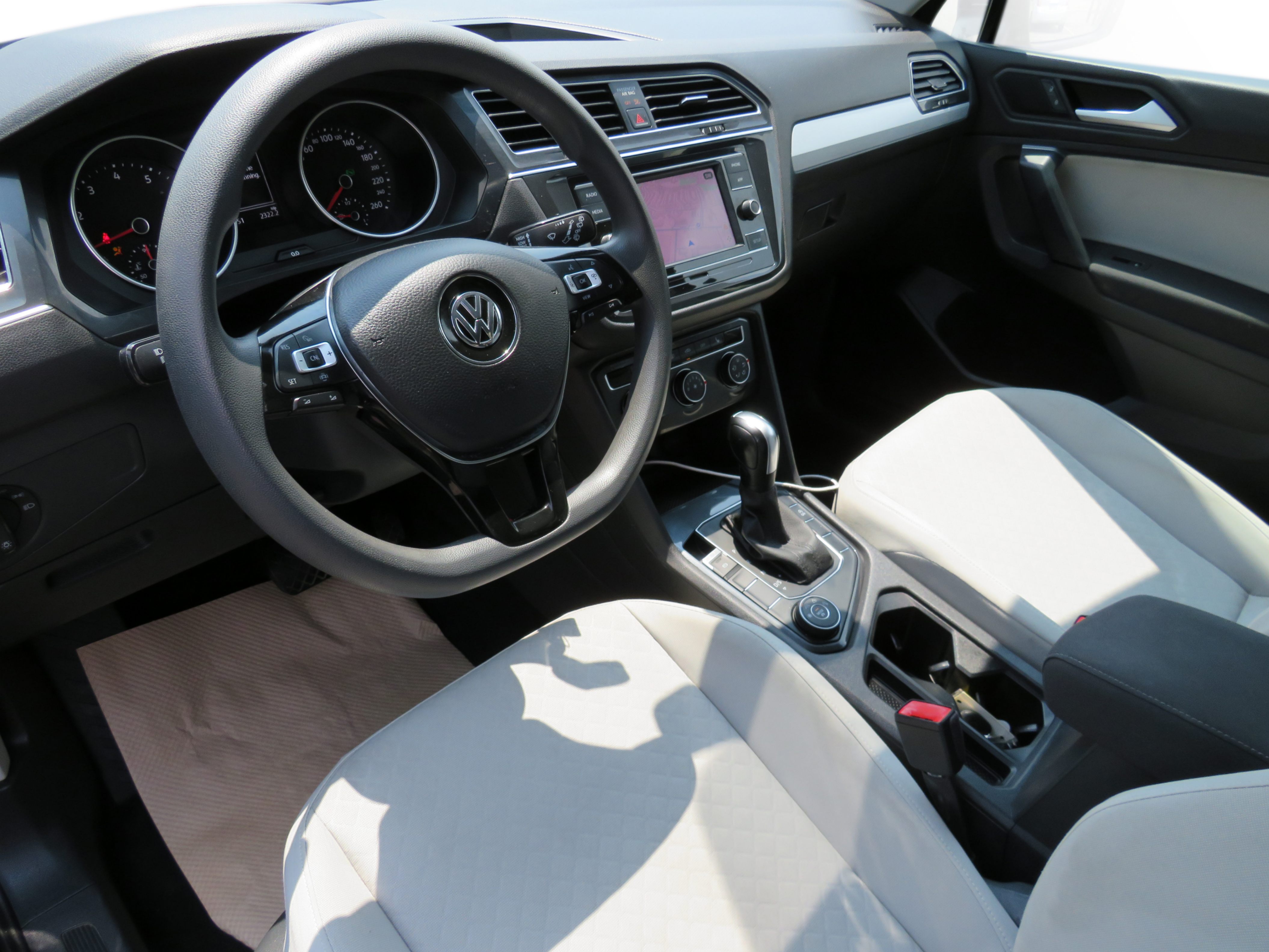 /laautomotive/2019-Volkswagen-Tiguan-13277631943530444.jpg